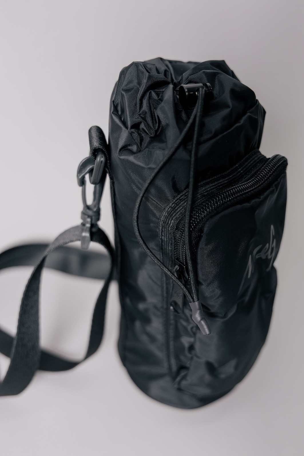 BOLSA TÉRMICA PARA GARRAFA PRETA BOLSA TÉRMICA PARA GARRAFA PRETA