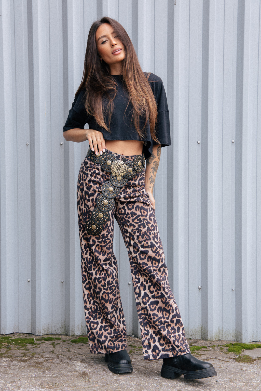 CALÇA SARJA WIDE ONCINHA CALÇA SARJA WIDE ONCINHA