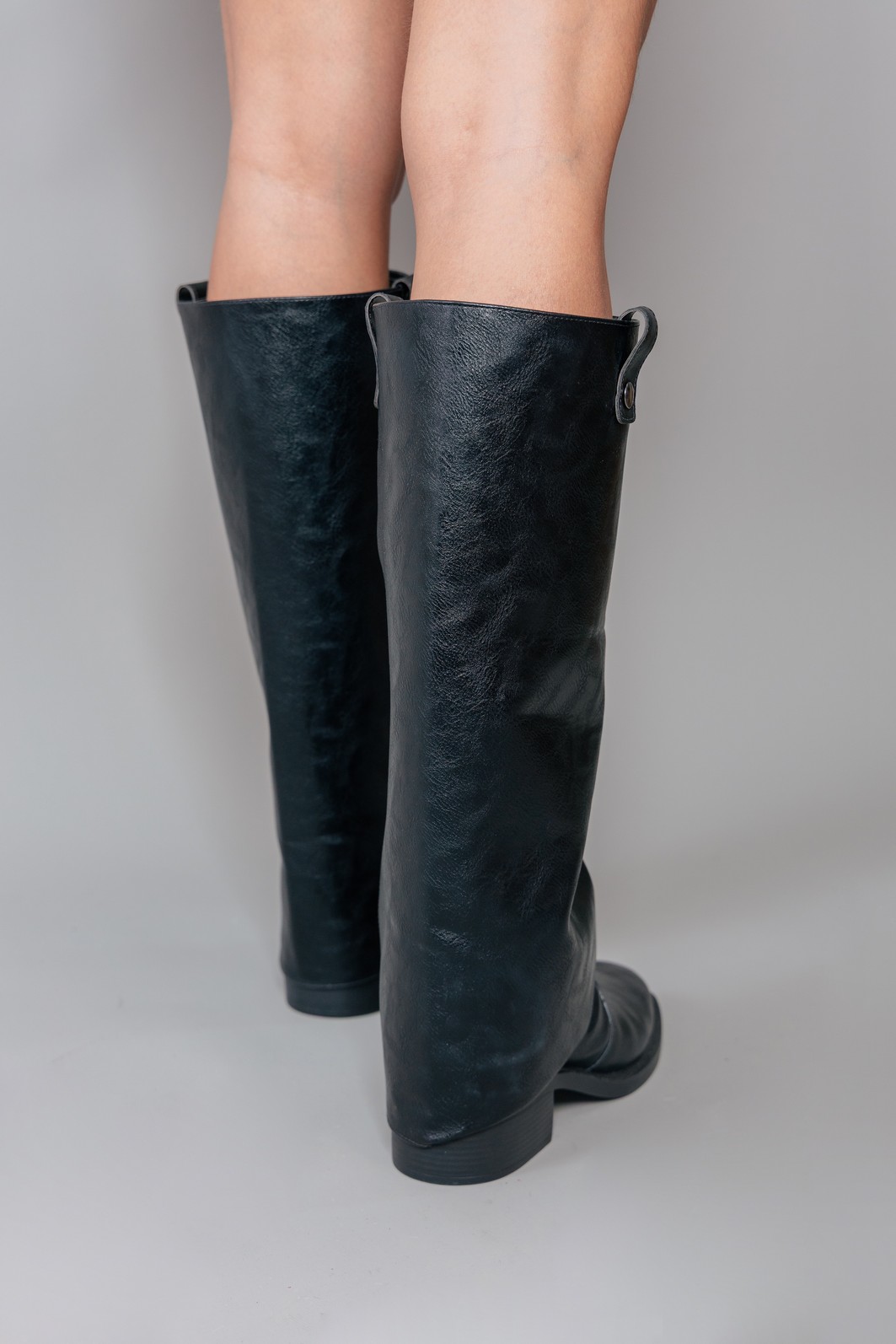 BOTA CAPA SLOUCH PRETA BOTA CAPA SLOUCH PRETA