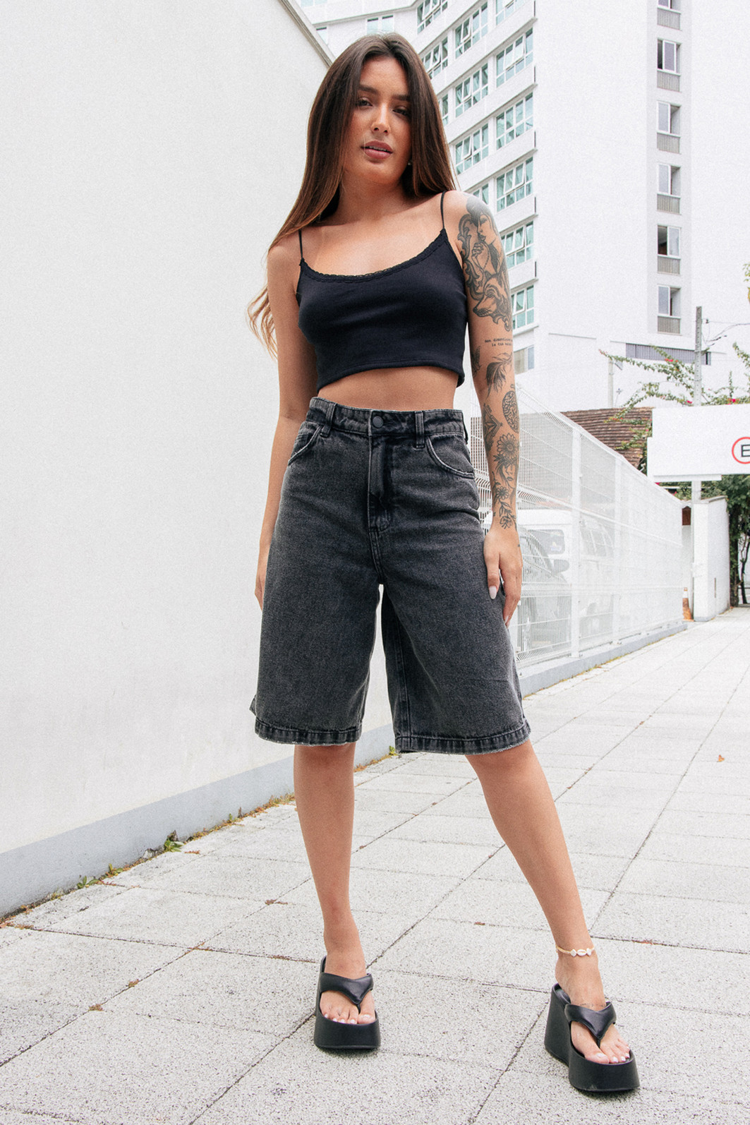 BERMUDA JORTS DE SARJA PRETA BERMUDA JORTS DE SARJA PRETA