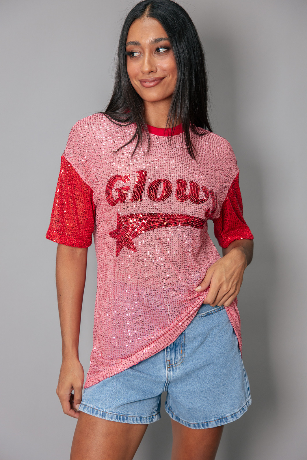 T-SHIRT VINTAGE DE PAETÊS ROSA E VERMELHA COM BORDADO GLOWY