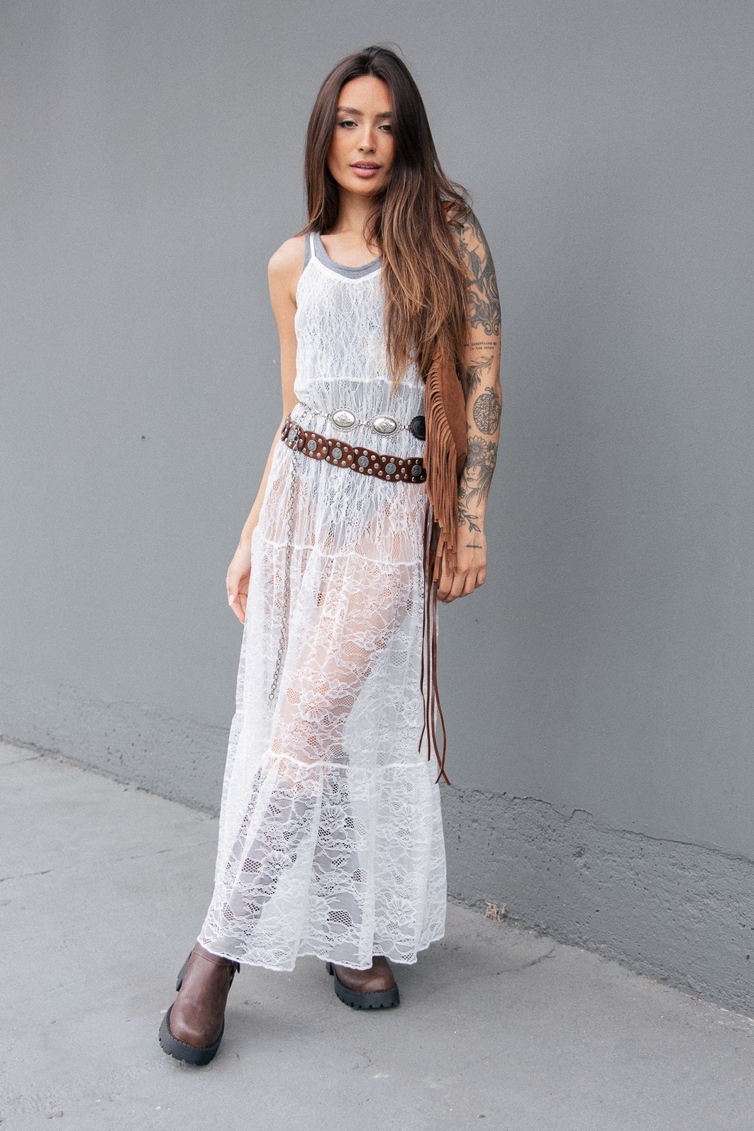 VESTIDO AMPLO DE RENDA OFF WHITE VESTIDO AMPLO DE RENDA OFF WHITE