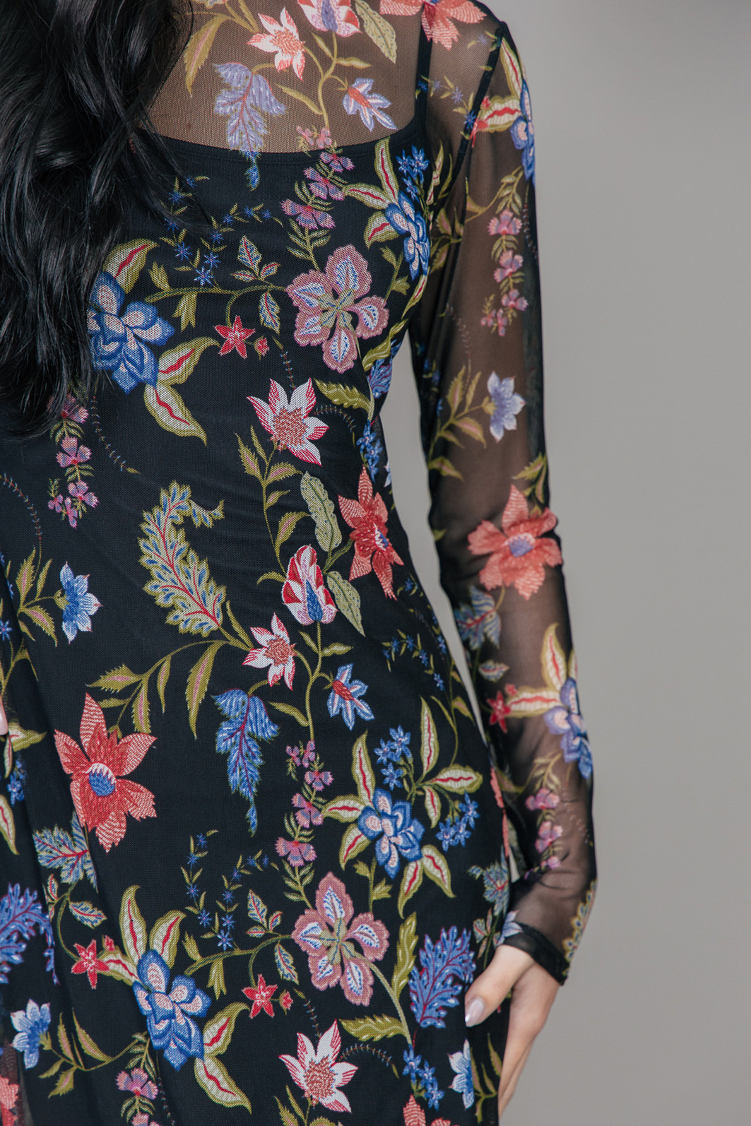 VESTIDO LONGO MANGA LONGA DE TULE ESTAMPADO FLORAL VESTIDO LONGO MANGA LONGA DE TULE ESTAMPADO FLORAL