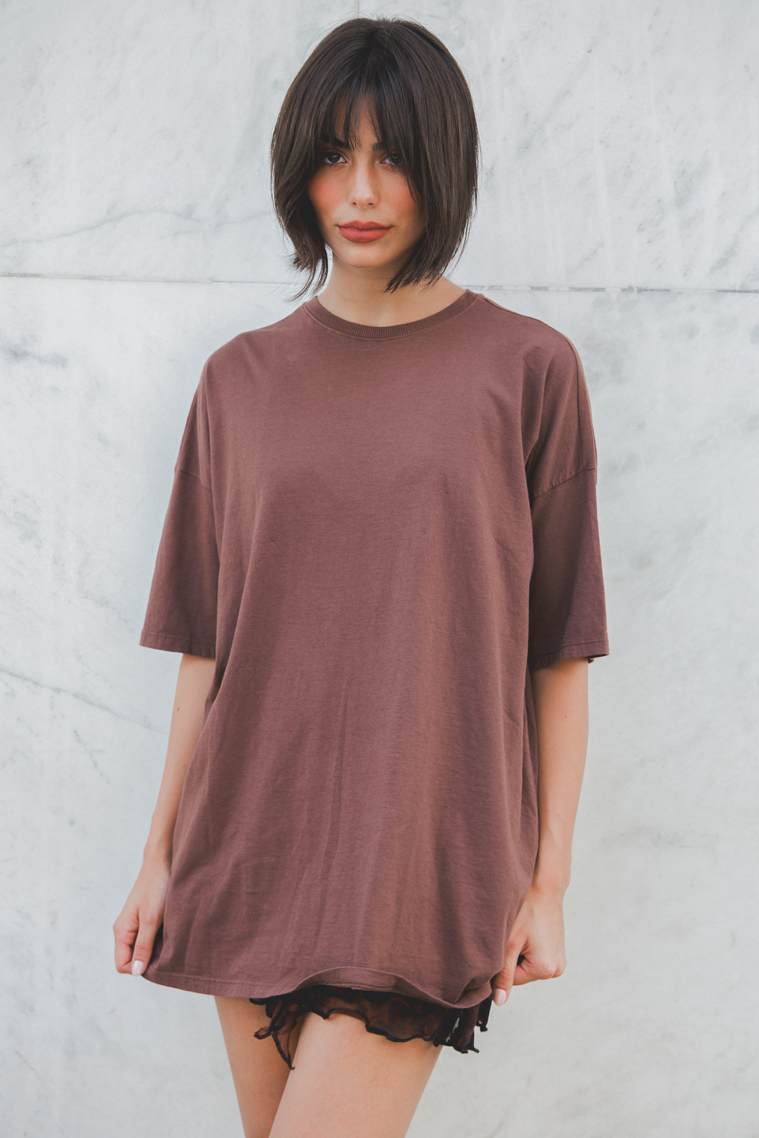 T-SHIRT OVERSIZED MARROM LISA BÁSICA
