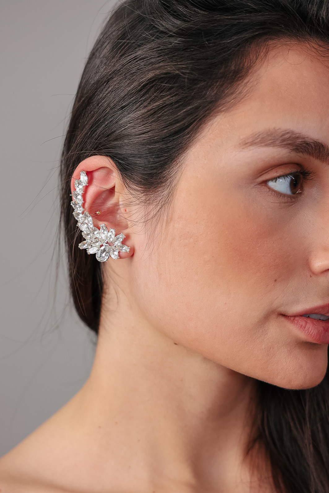BRINCO EARCUFF DE PEDRARIA PRATA