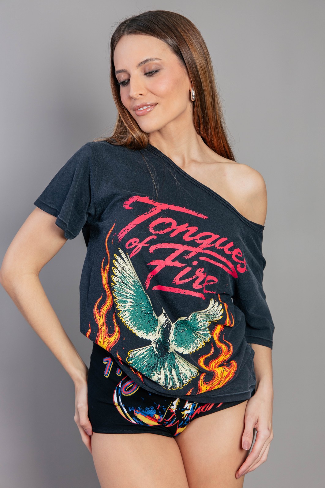 CAMISETA T-SHIRT OFF THE SHOULDER CHUMBO TONGUES CAMISETA T-SHIRT OFF THE SHOULDER CHUMBO TONGUES