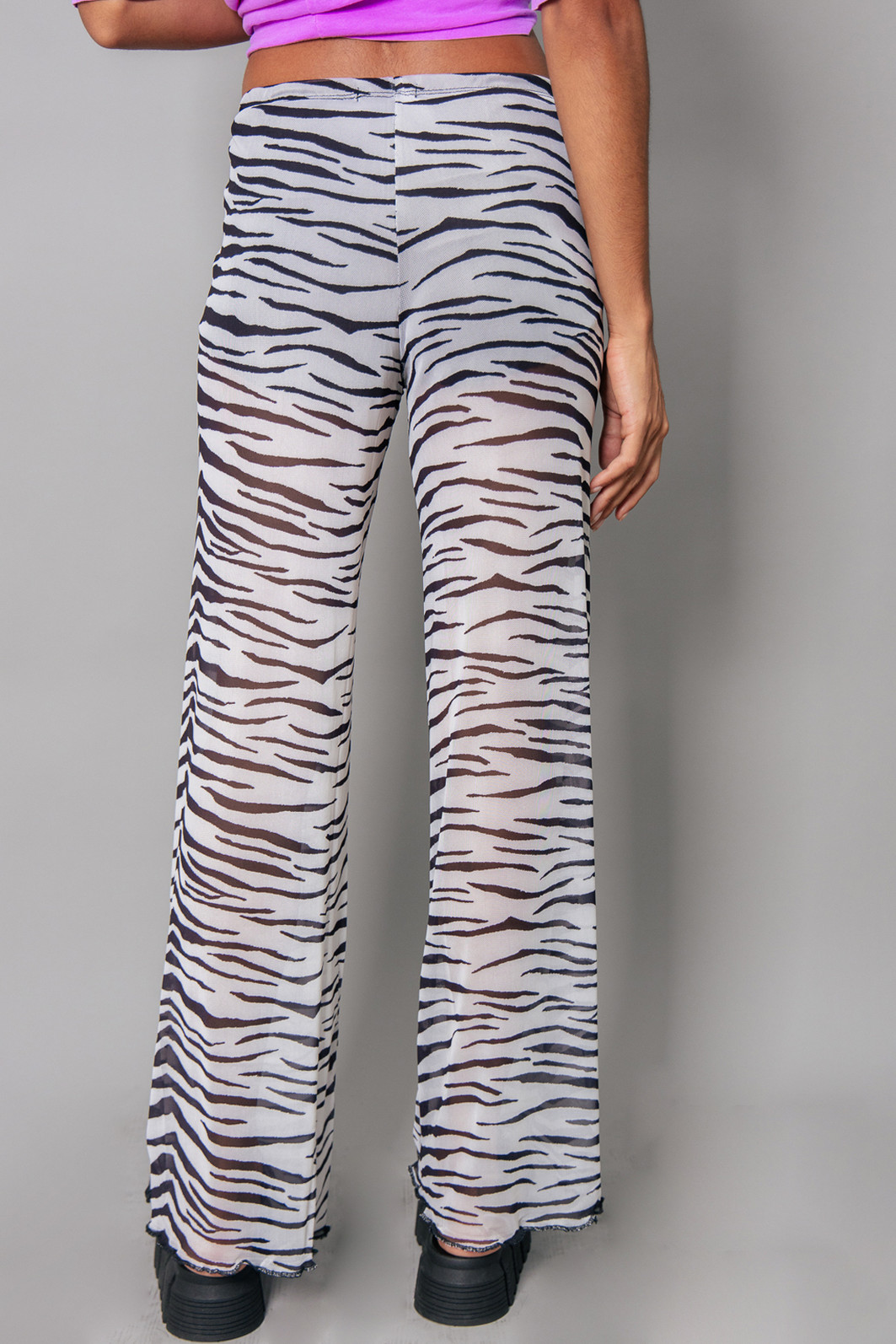 CALÇA ESTAMPA TIGRE DE TULE COM FORRO