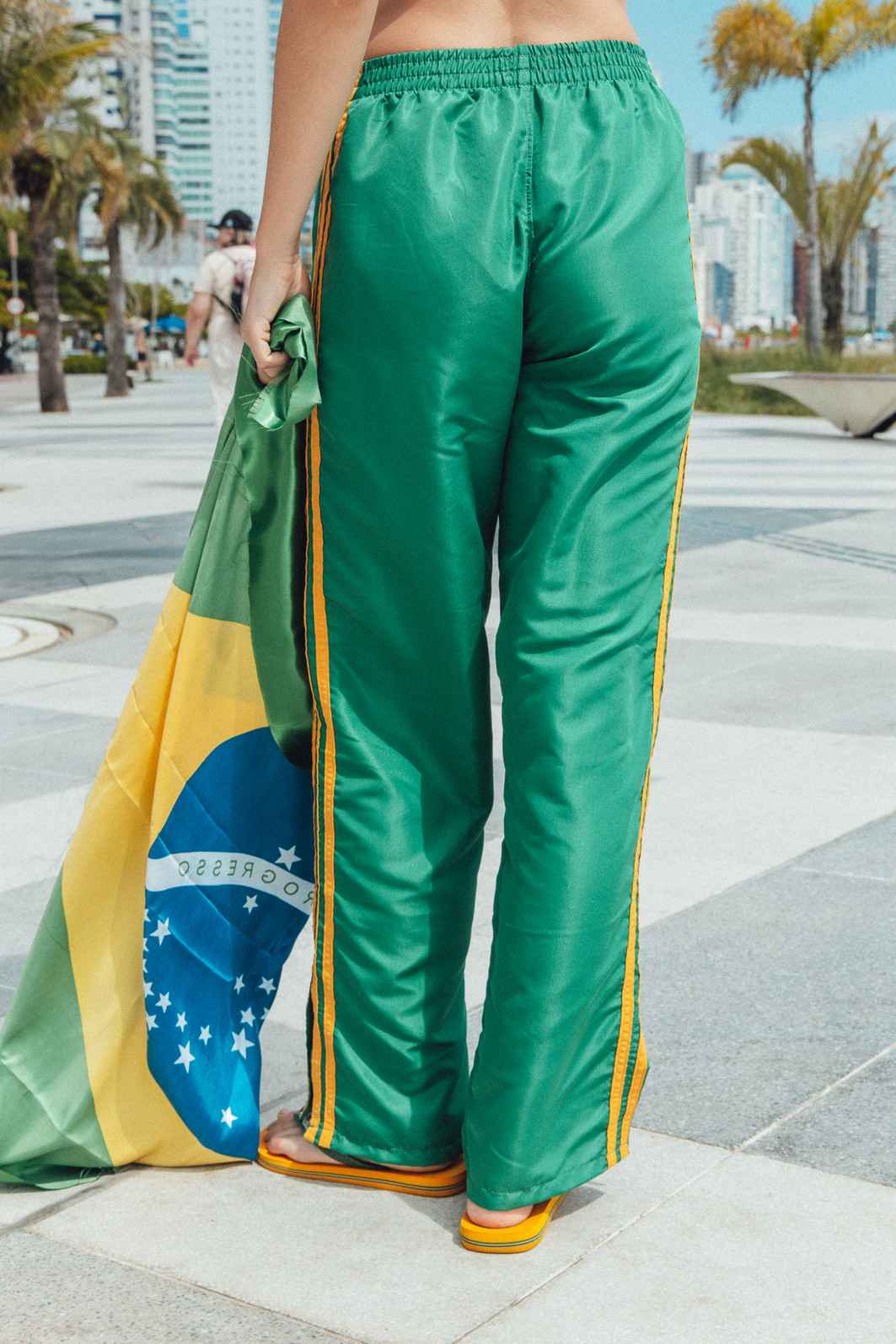 CALÇA ESPORTIVA BRASIL VERDE E AMARELO