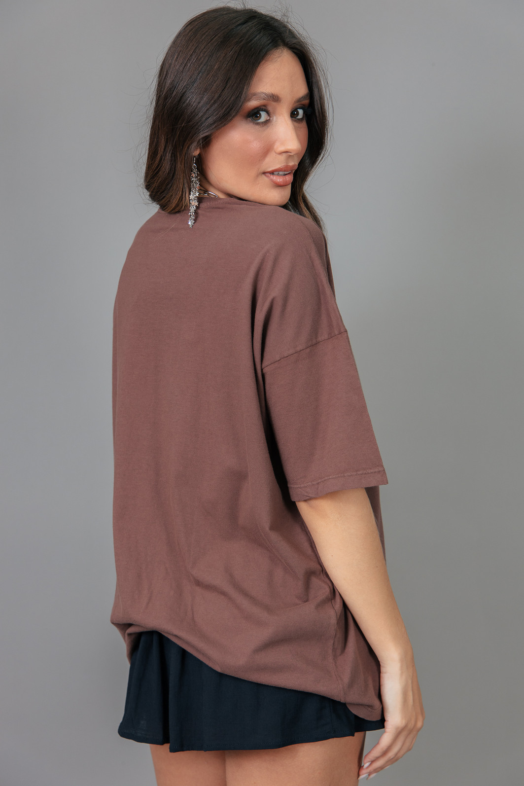 T-SHIRT OVERSIZED MARROM LISA BÁSICA