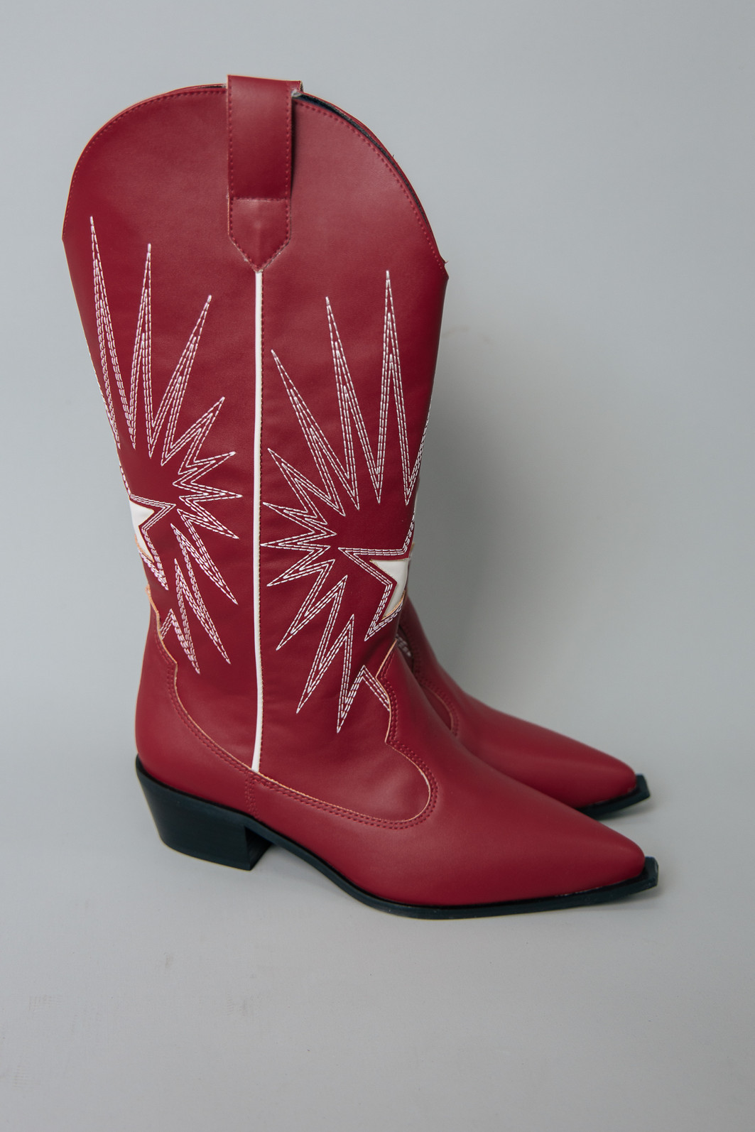 BOTA WESTERN BORDADA SPARKLE VERMELHA BOTA WESTERN BORDADA SPARKLE VERMELHA