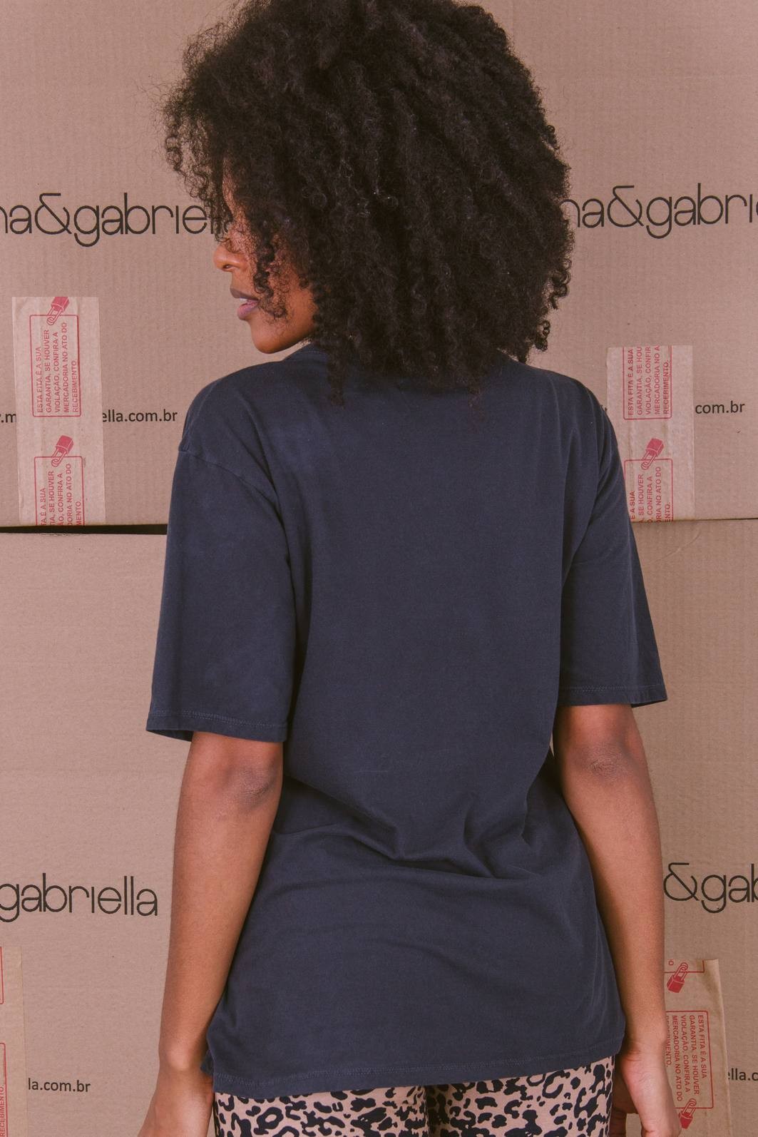 T-SHIRT BOYFRIEND COM DECOTE CORTADO WILD FLOWERS