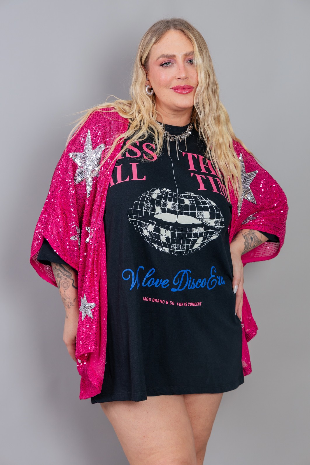 KIMONO DE PAETÊ ROSA COM BORDADO ESTRELAS PRATA KIMONO DE PAETÊ ROSA COM BORDADO ESTRELAS PRATA