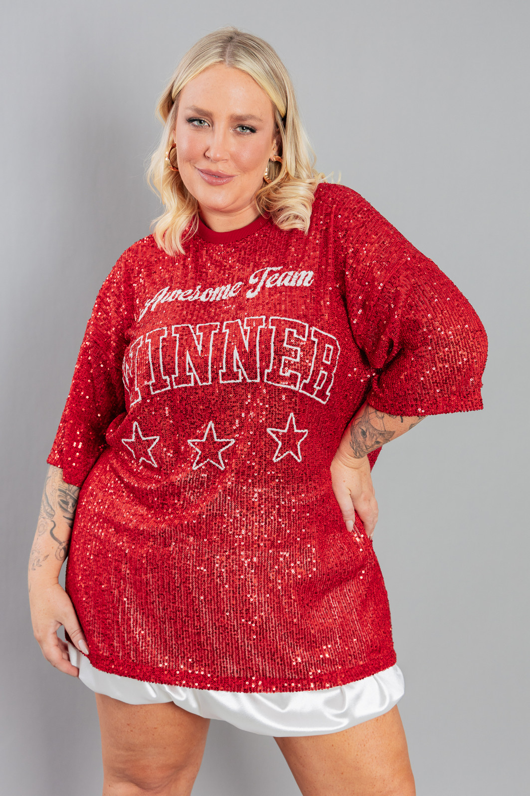 CAMISETA T-SHIRT OVERSIZED DE PAETÊ VERMELHO WINNER