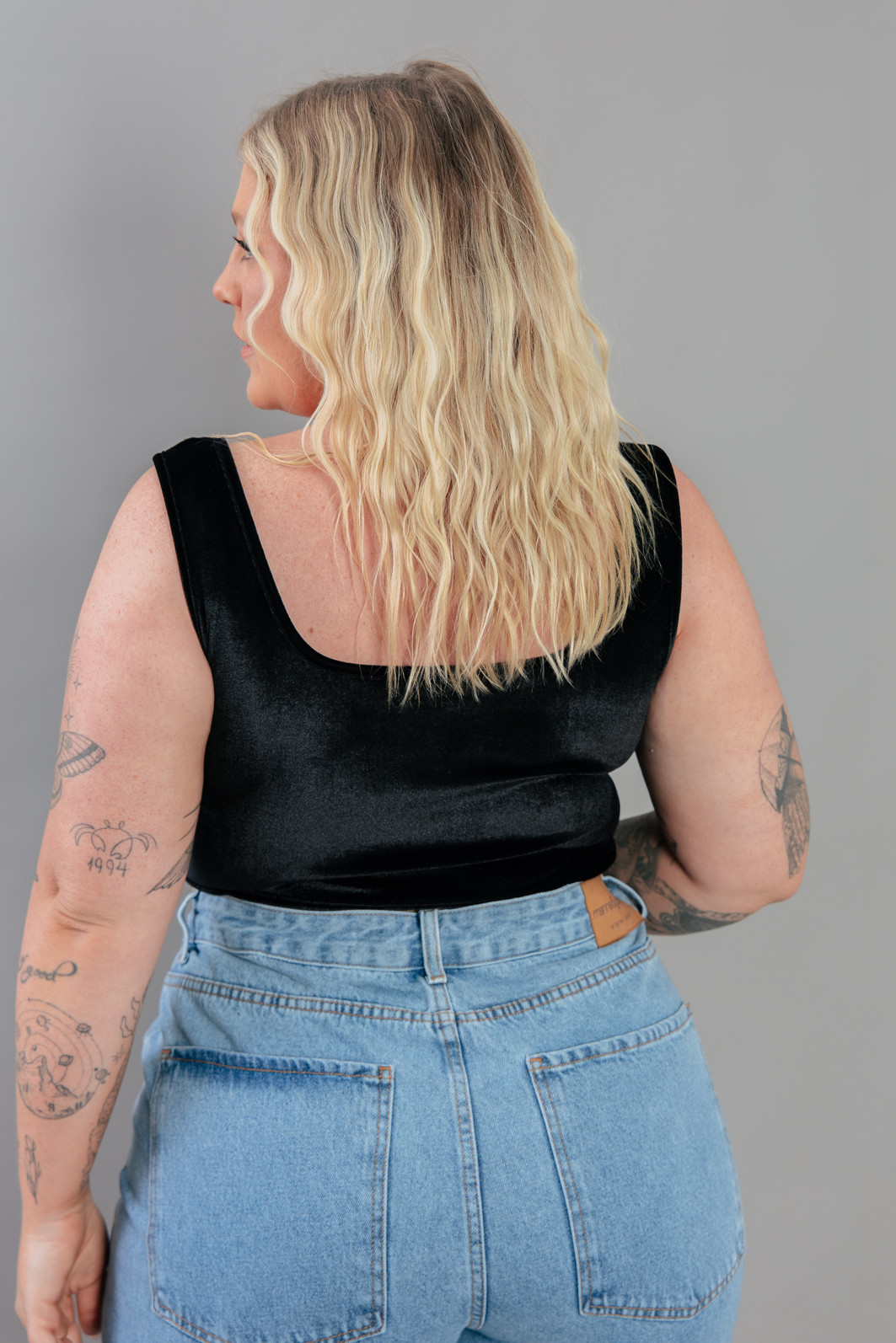 TOP CORPETE DE VELUDO PRETO