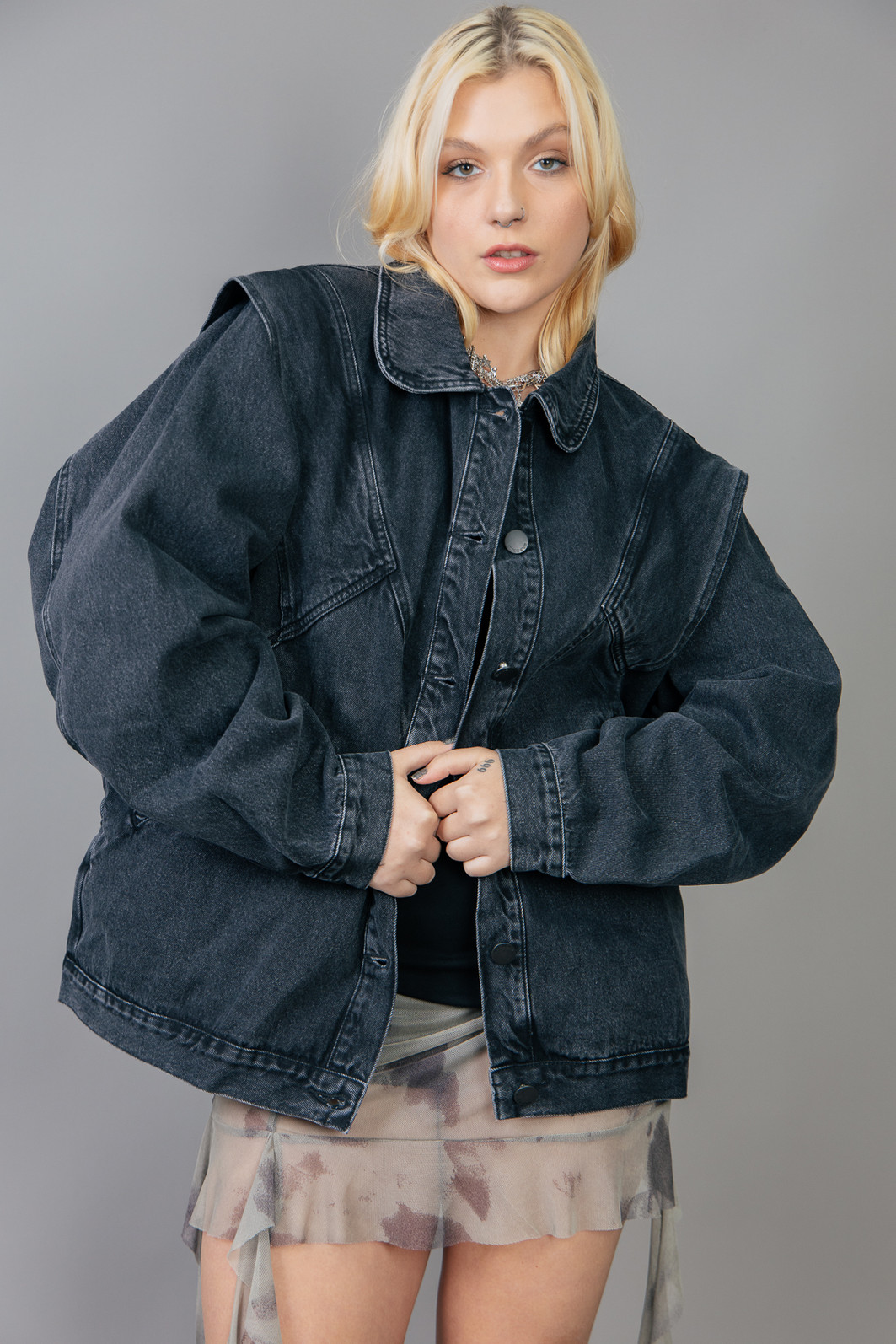 JAQUETA PRETA OVERSIZED 80s JAQUETA PRETA OVERSIZED 80s