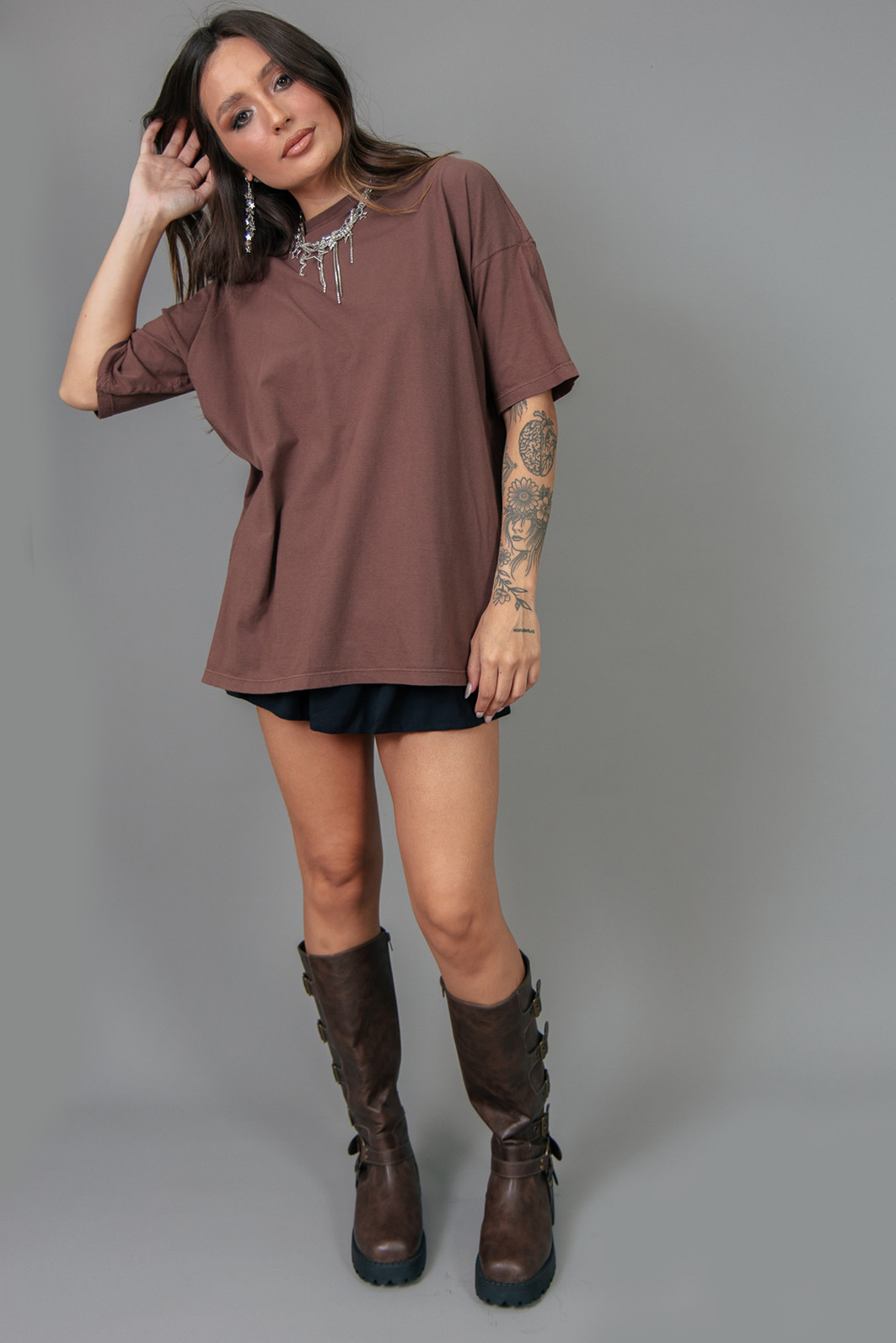 T-SHIRT OVERSIZED MARROM LISA BÁSICA