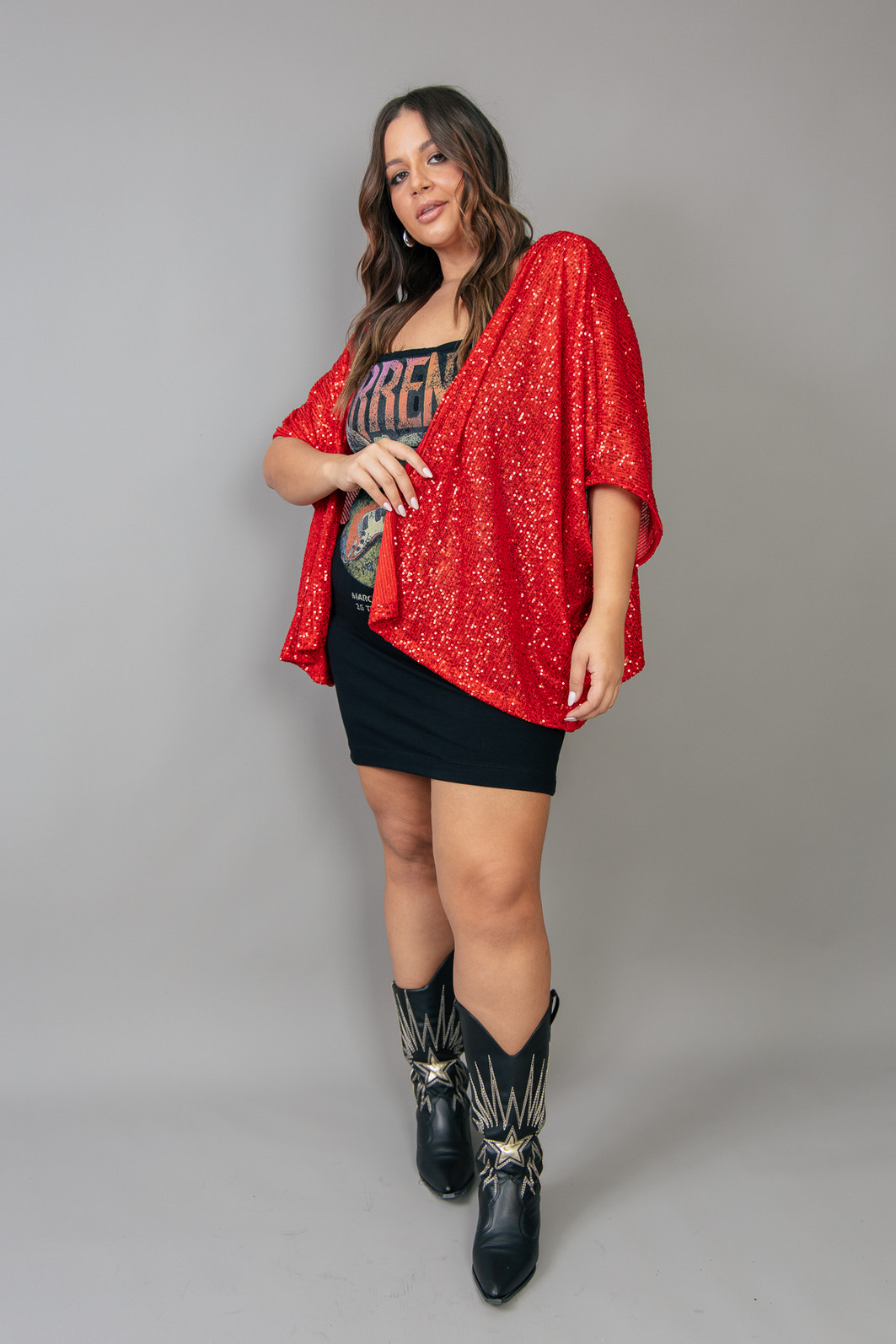 KIMONO AMPLO DE PAETÊ VERMELHO COM BORDADO MOUTH