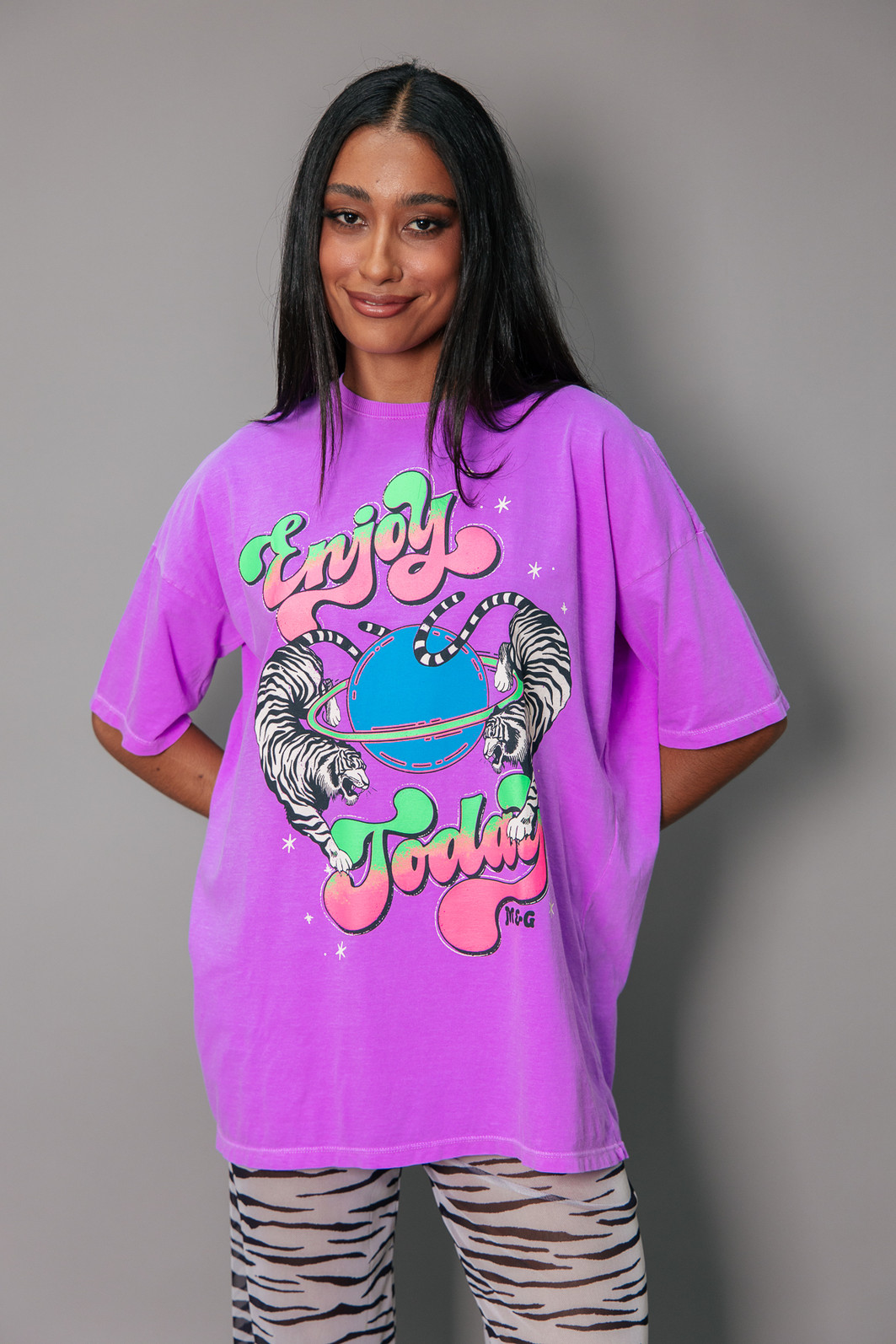 T-SHIRT OVERSIZED ROXA ENJOY TODAY T-SHIRT OVERSIZED ROXA ENJOY TODAY