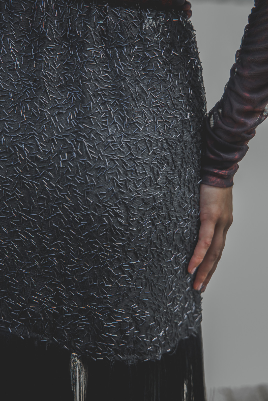 SAIA LENÇO DE CREPE BORDADO COM CANUTILHOS E FRANJAS PRETO SAIA LENÇO DE CREPE BORDADO COM CANUTILHOS E FRANJAS PRETO