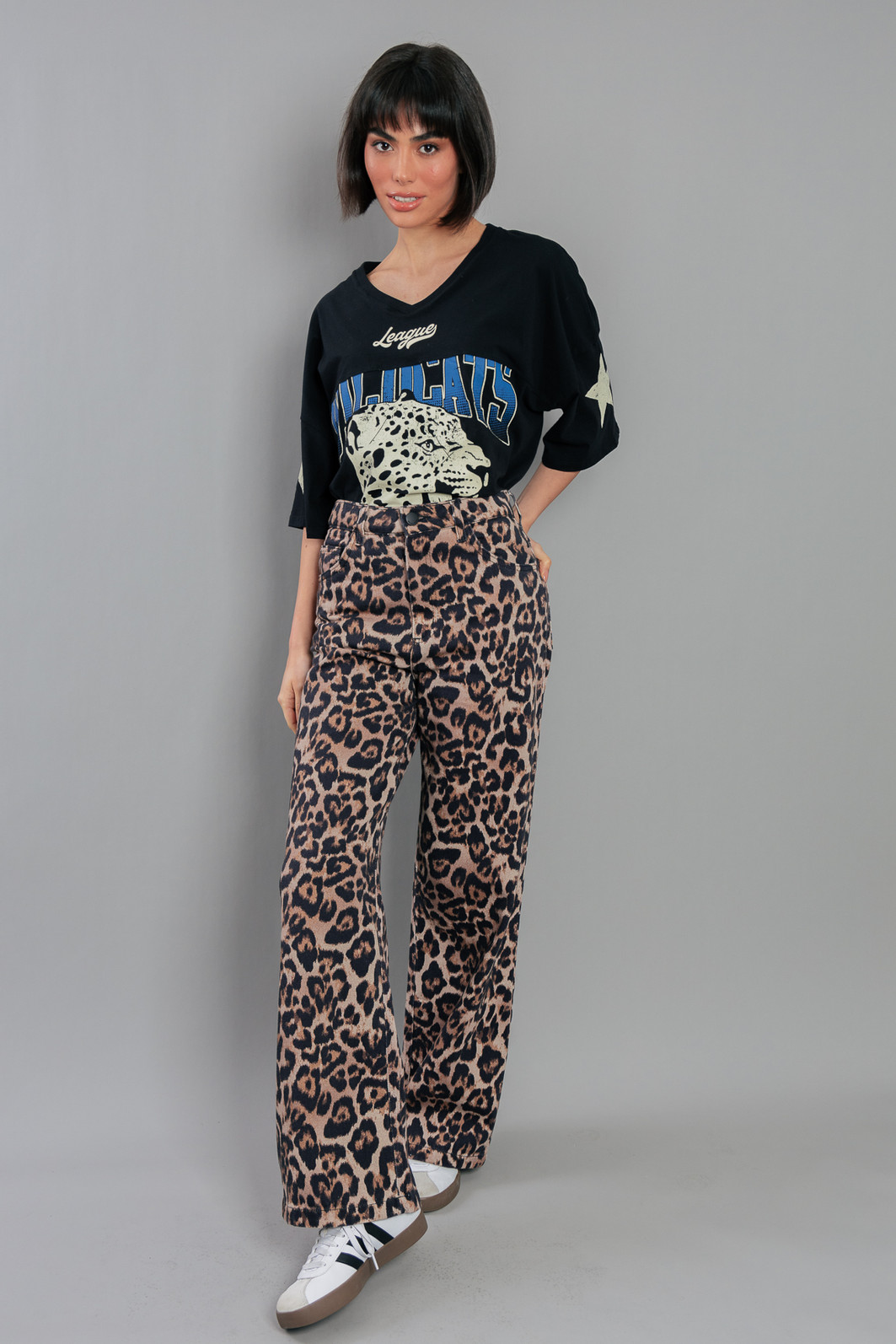 CALÇA SARJA WIDE ONCINHA CALÇA SARJA WIDE ONCINHA