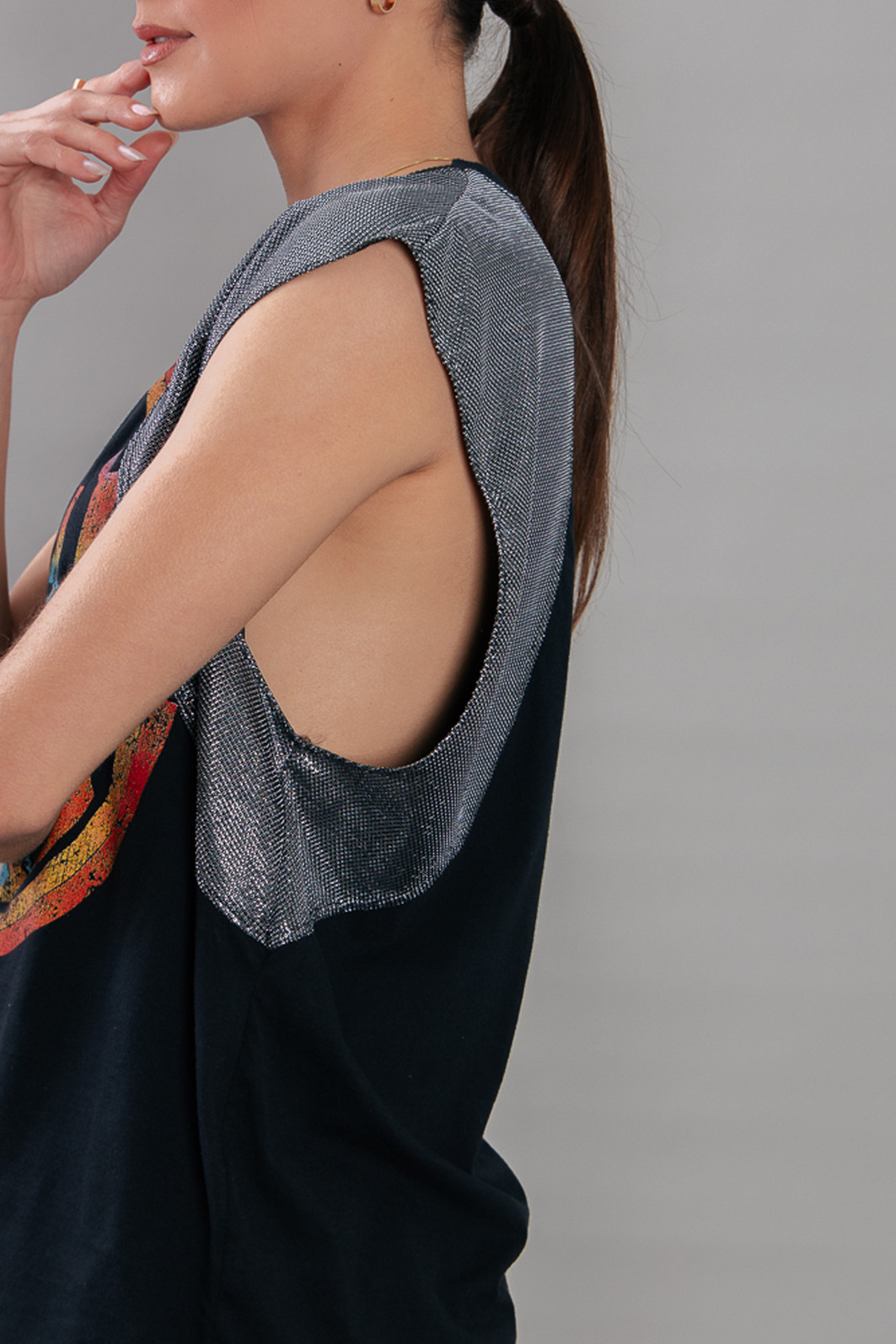 REGATA MACHÃO COM RECORTE OMBROS PRATA GRATEFULLY REGATA MACHÃO COM RECORTE OMBROS PRATA GRATEFULLY