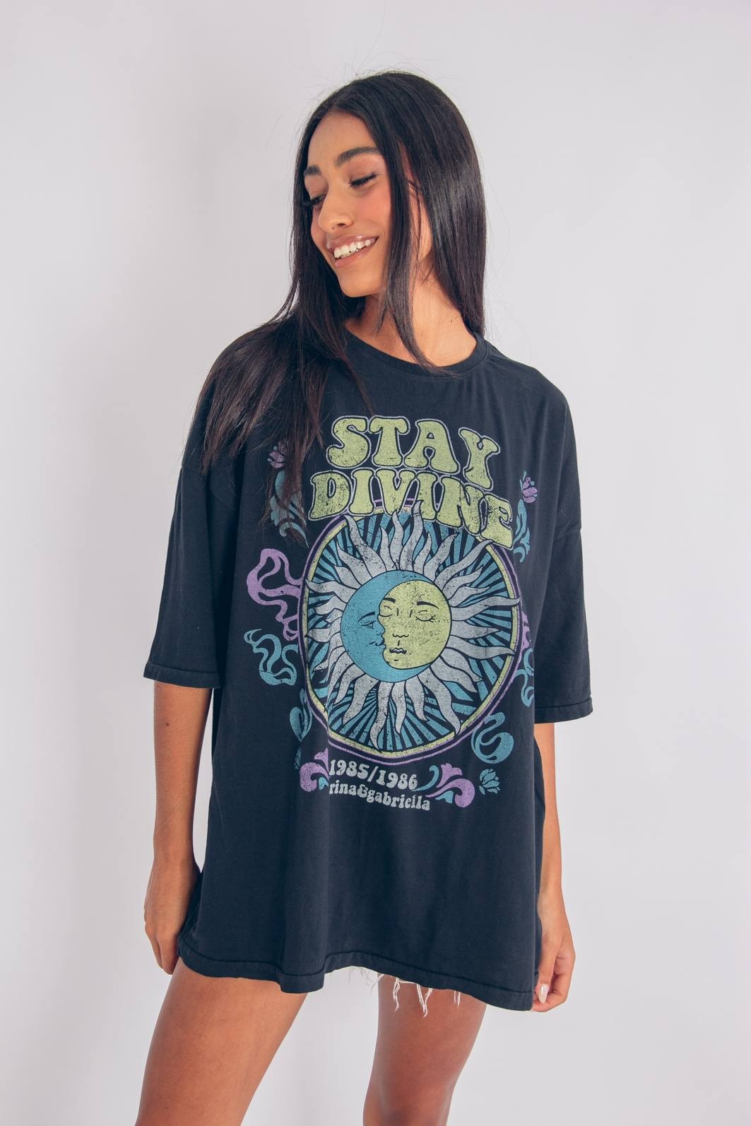 T-SHIRT OVERSIZED PRETA STAY DIVINE