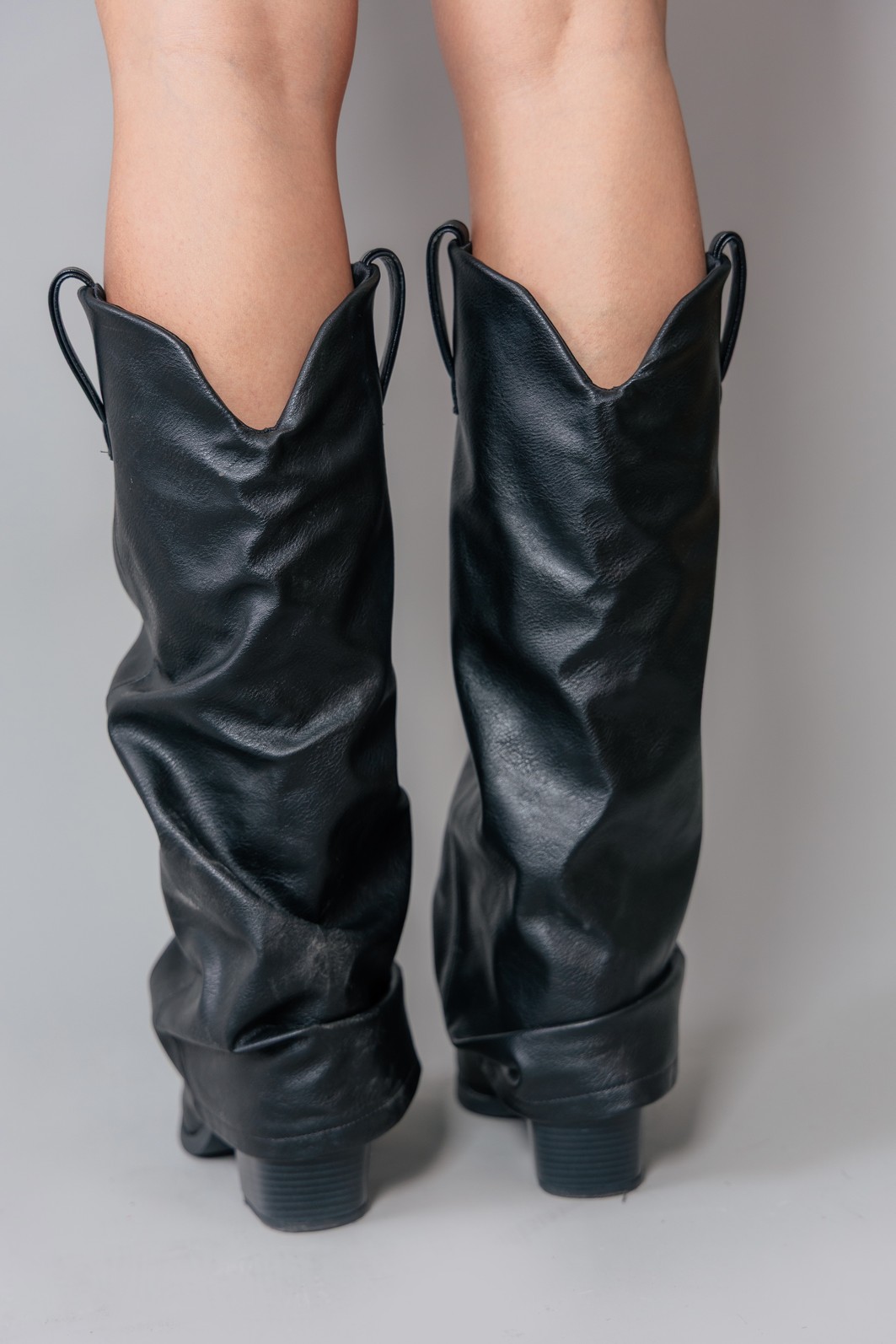 BOTA SLOUCHY PRETA BOTA SLOUCHY PRETA