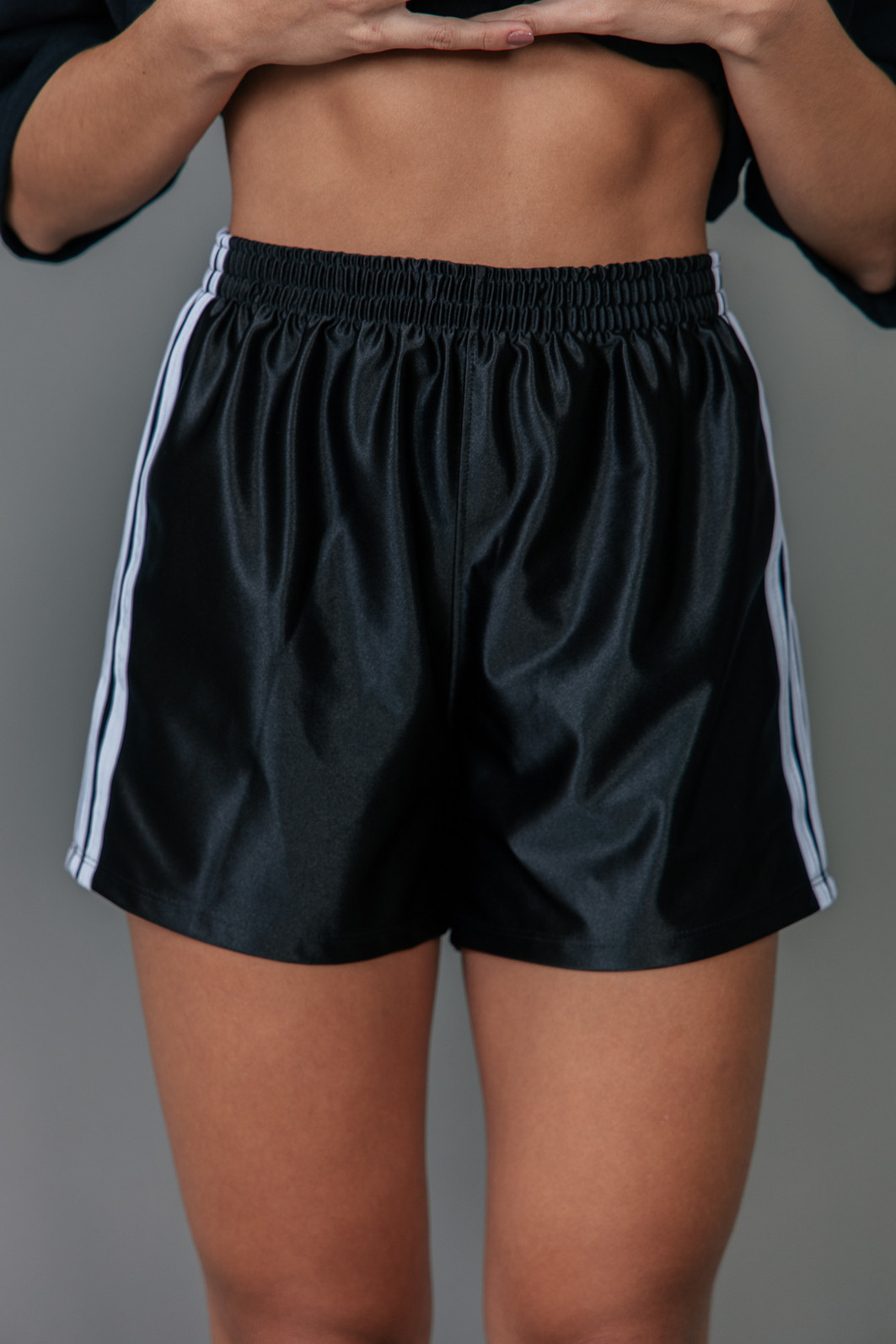 BERMUDA SPORT PRETA COM LISTRAS BERMUDA SPORT PRETA COM LISTRAS