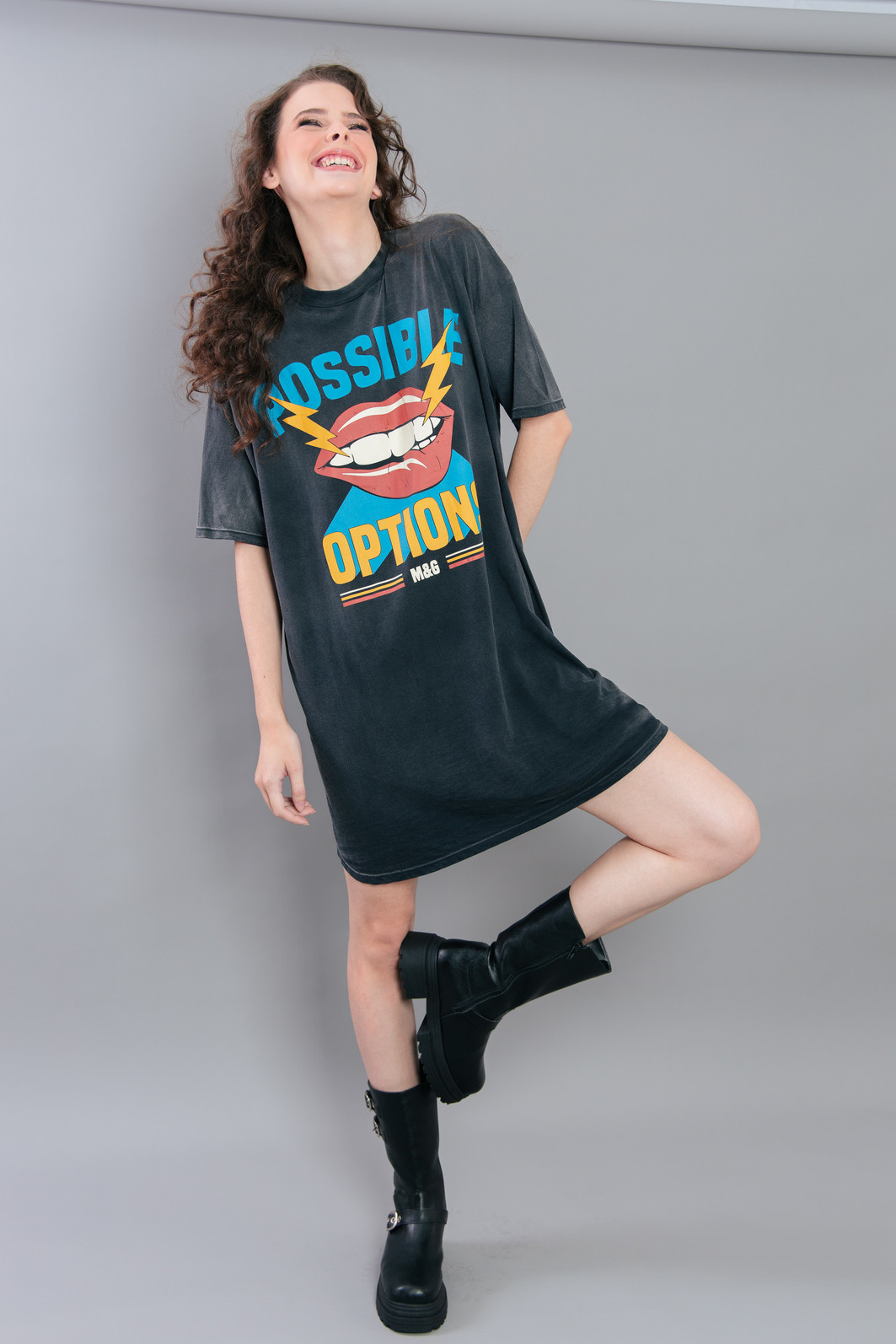 VESTIDO AMPLO COM PREGA COSTAS PRETO MARMORIZADO POSSIBLE VESTIDO AMPLO COM PREGA COSTAS PRETO MARMORIZADO POSSIBLE