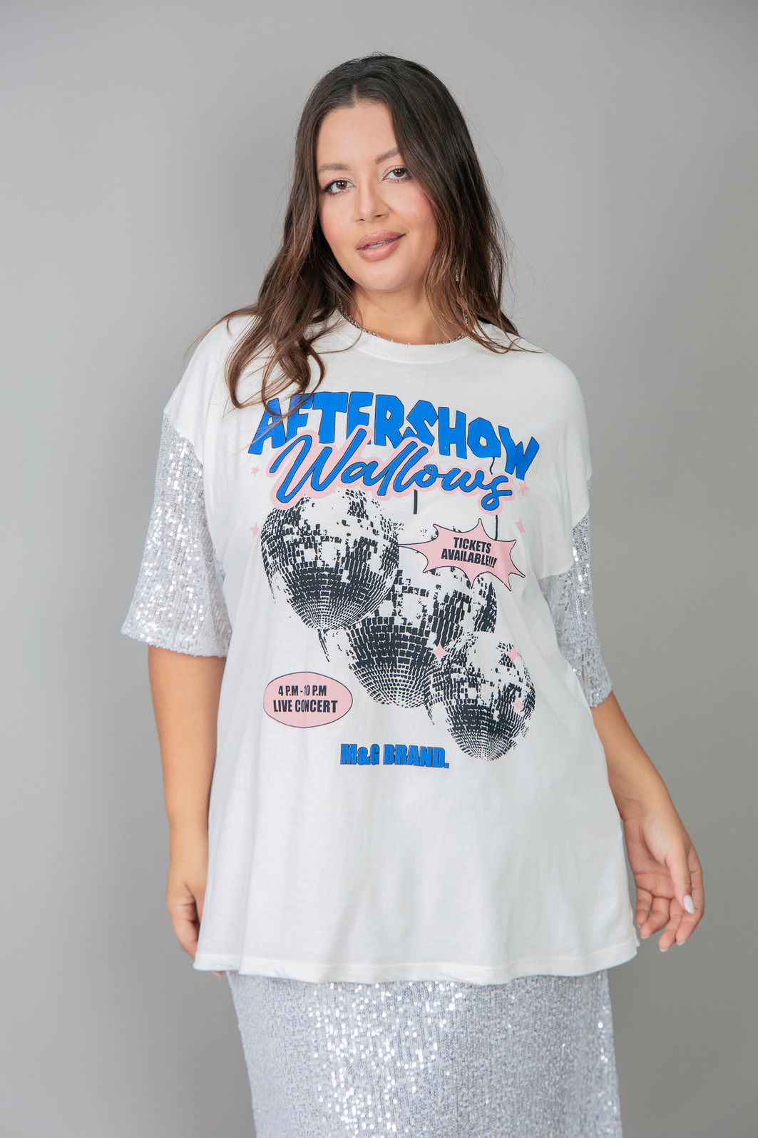 CAMISETA T-SHIRT VINTAGE OFF COM MANGAS DE PAETÊ PRATA CAMISETA T-SHIRT VINTAGE OFF COM MANGAS DE PAETÊ PRATA