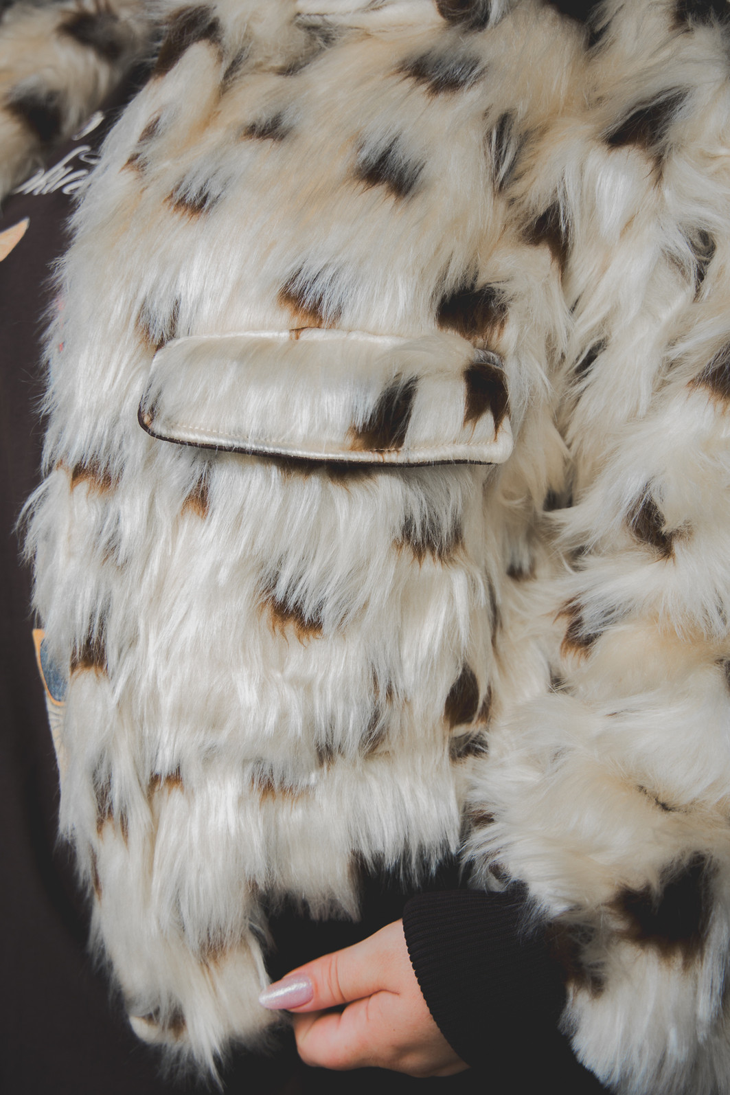 CASACO PELUCIADO COM ZÍPER BAMBI PRINT CASACO PELUCIADO COM ZÍPER BAMBI PRINT