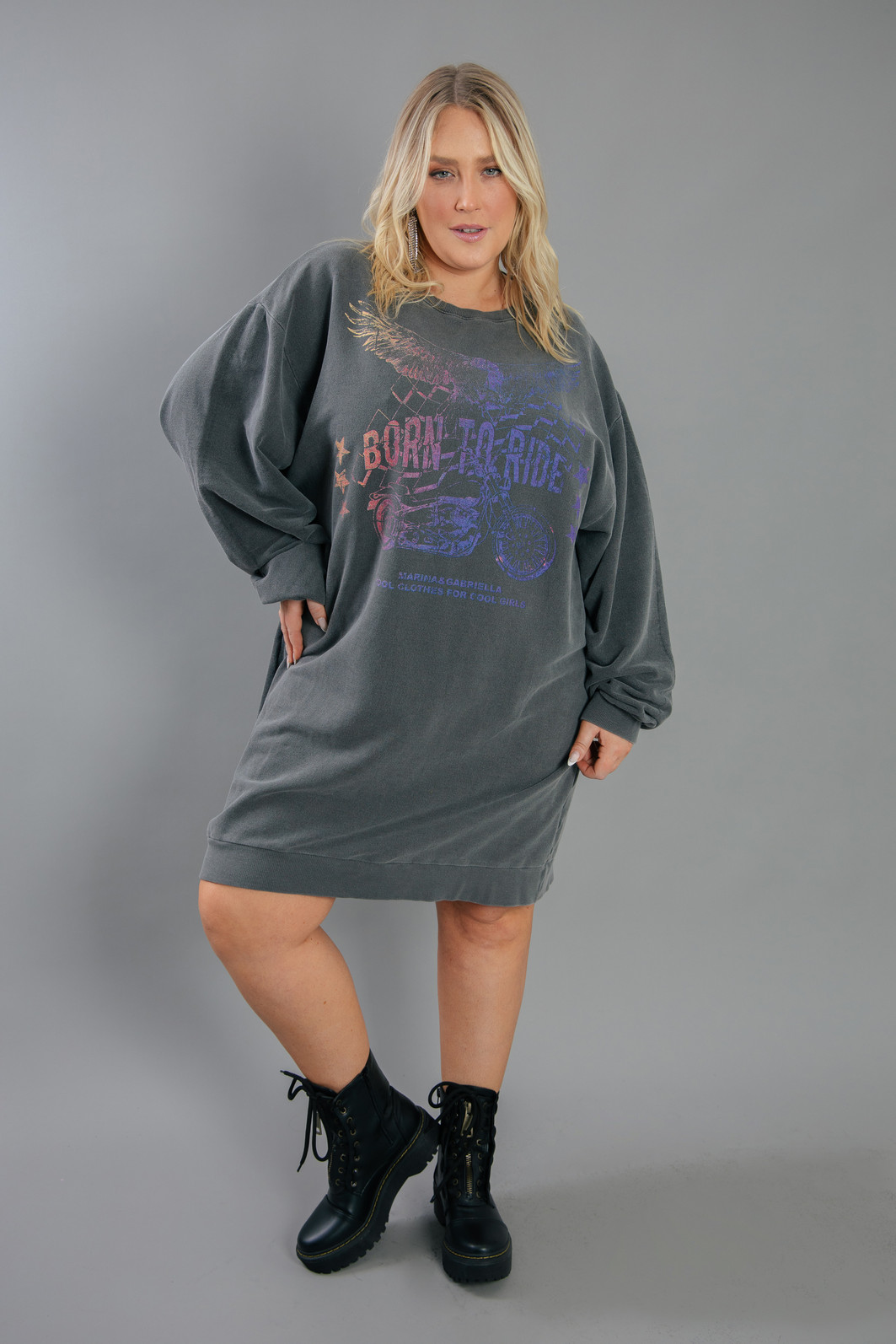 VESTIDO DE MOLETOM CHUMBO BORN TO RIDE VESTIDO DE MOLETOM CHUMBO BORN TO RIDE