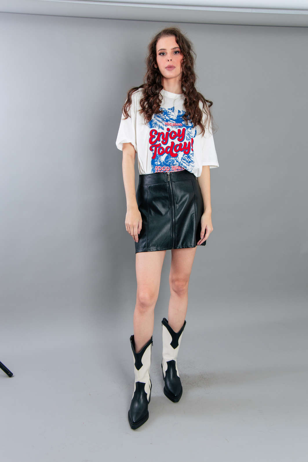 CAMISETA T-SHIRT VINTAGE OFF WHITE ENJOY TODAY CAMISETA T-SHIRT VINTAGE OFF WHITE ENJOY TODAY