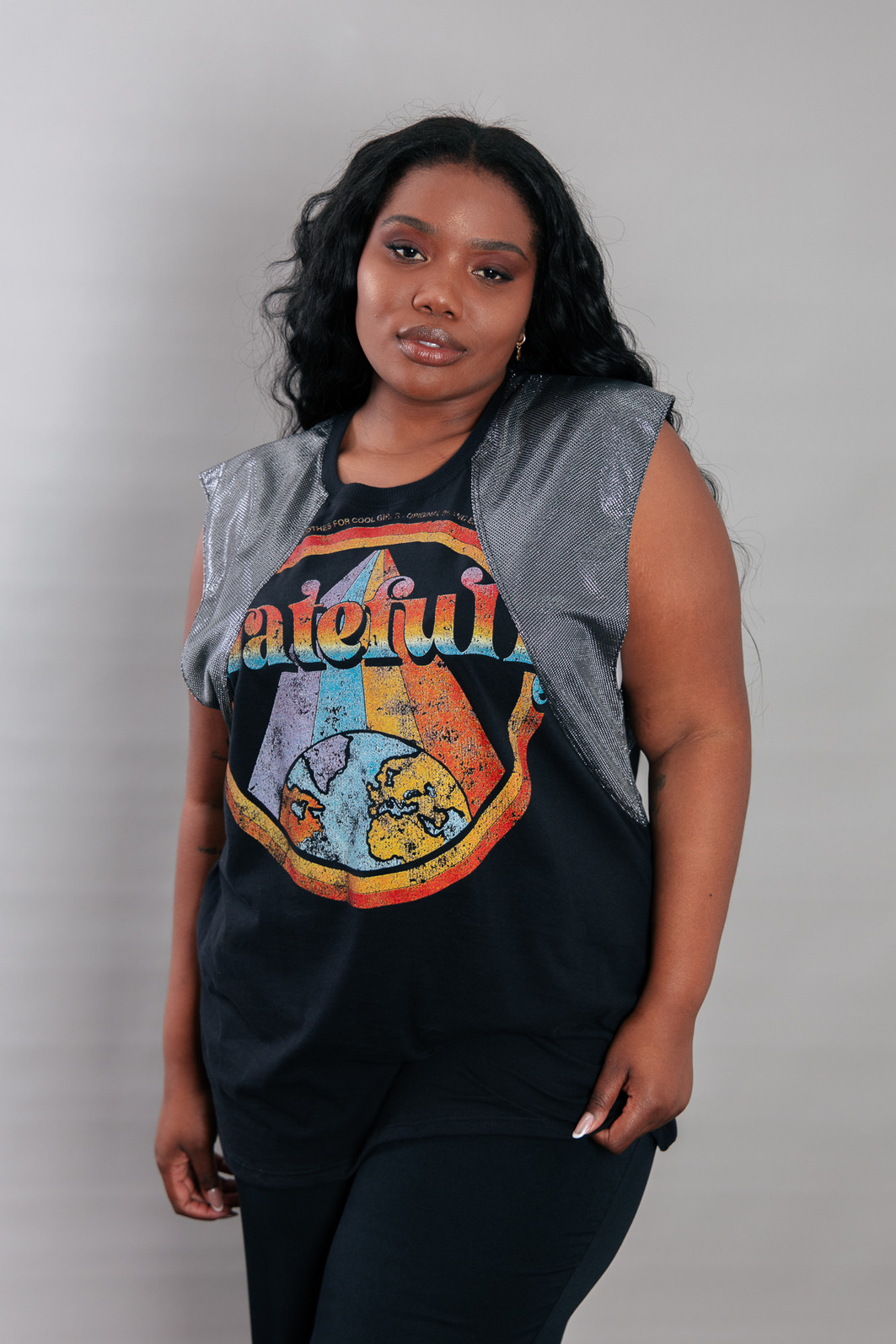 REGATA MACHÃO COM RECORTE OMBROS PRATA GRATEFULLY REGATA MACHÃO COM RECORTE OMBROS PRATA GRATEFULLY