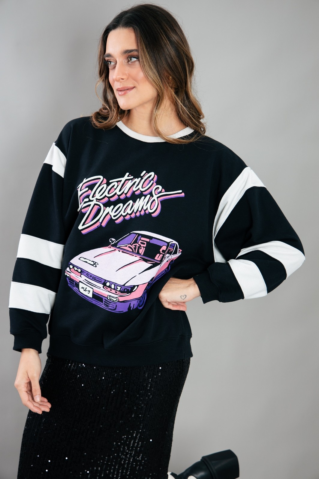 CASACO DE MOLETOM PRETO COM RECORTES OFF WHITE DREAMS