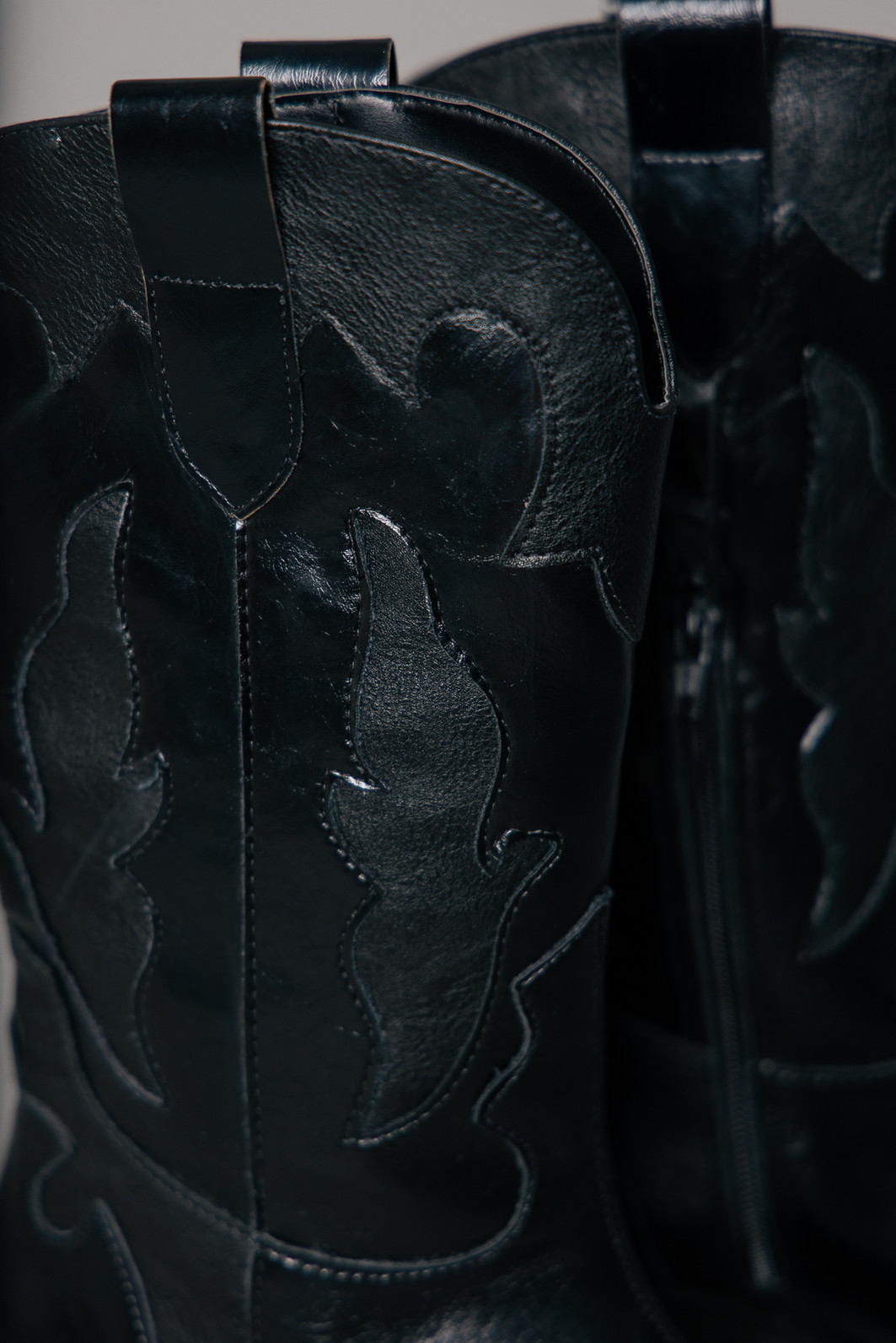 BOTA WESTERN COM BORDADO PRETA