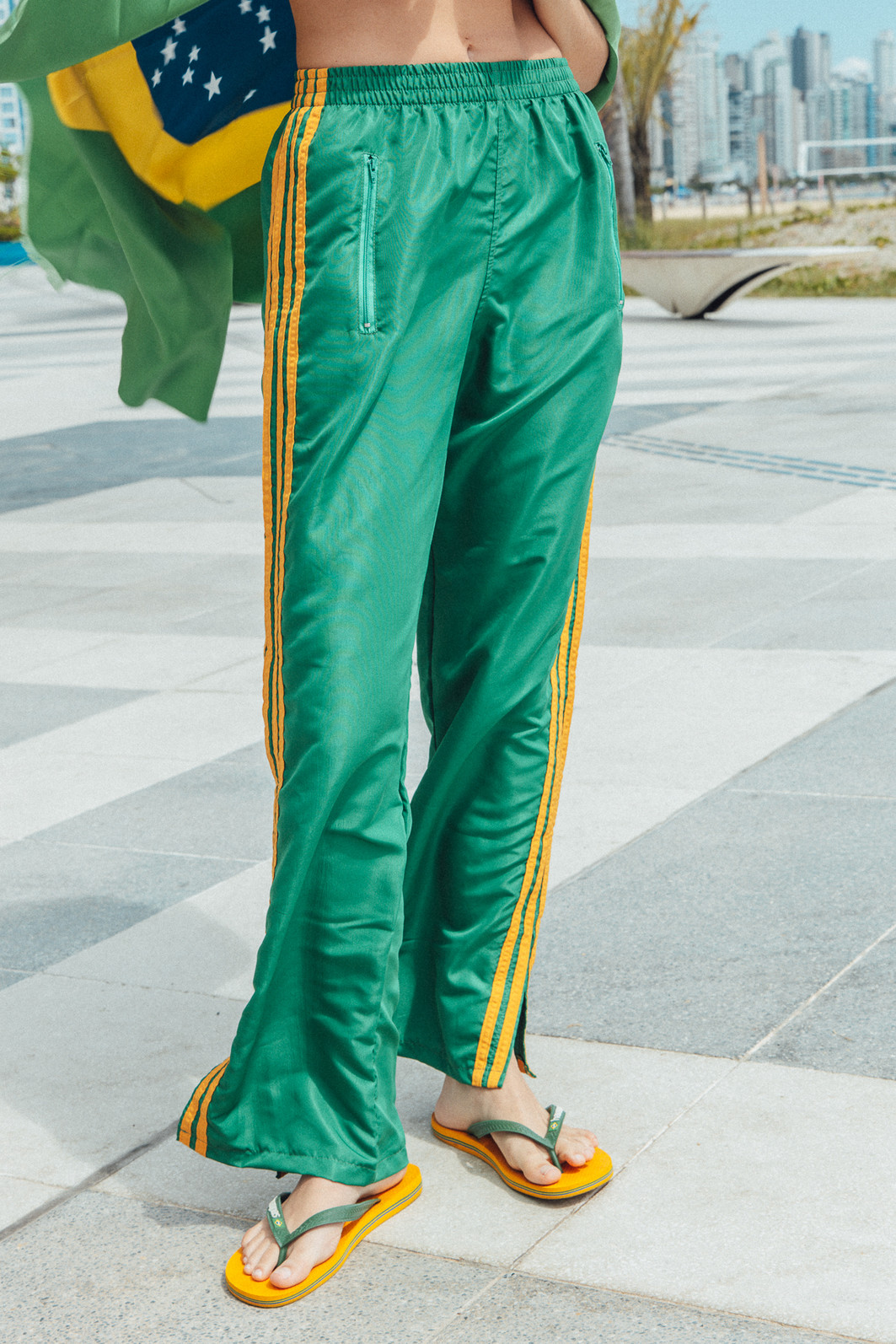 CALÇA ESPORTIVA BRASIL VERDE E AMARELO