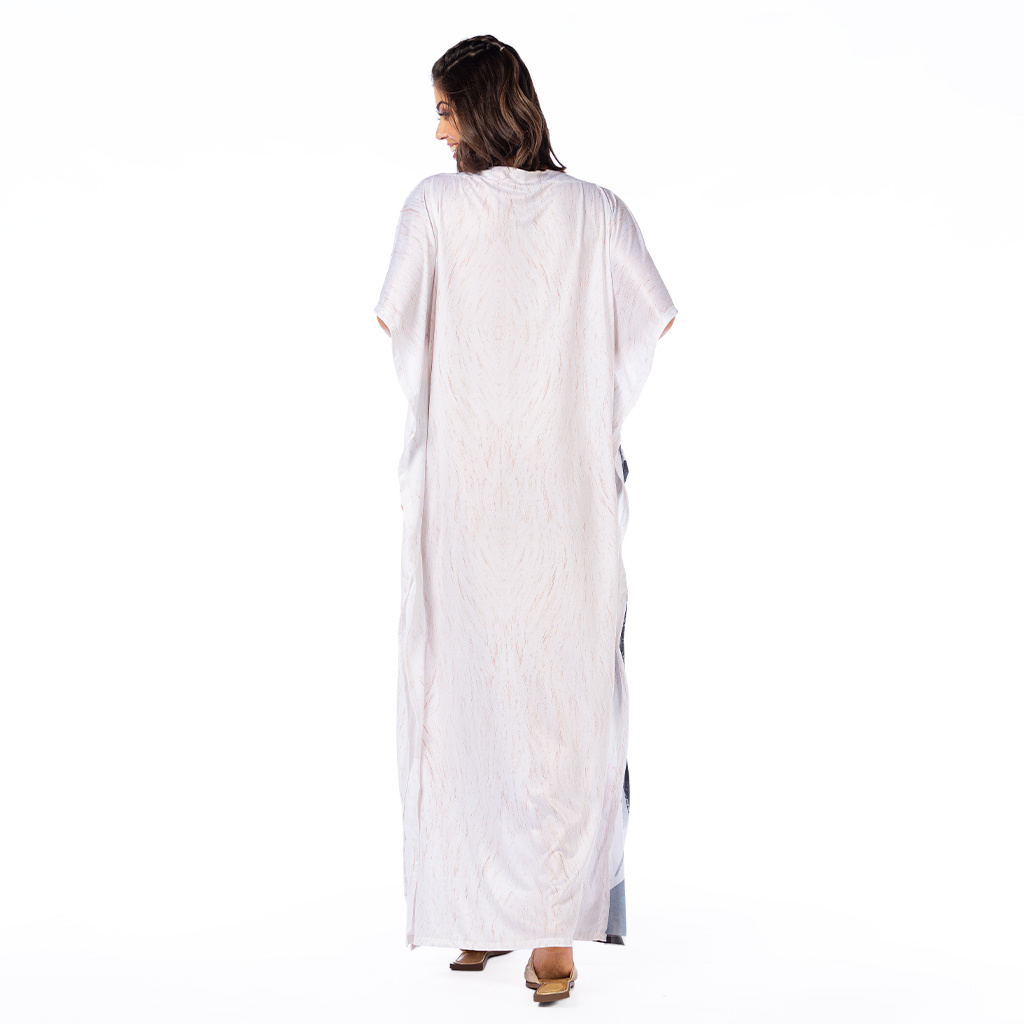 Vestido Feminino Kaftan Hibisco Estampado Tucano Gigante com Bolinhas Douradas e Fundo Texturizado Bege Vestido Feminino Kaftan Hibisco Estampado Tucano Gigante com Bolinhas Douradas e Fundo Texturizado Bege