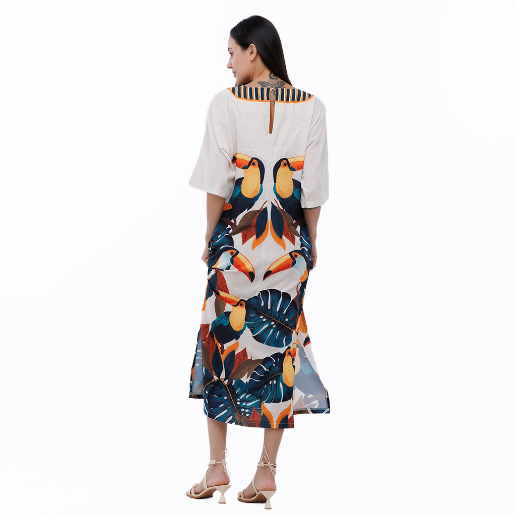 Vestido Feminino Kaftan Atena Estampado Tucanos Tela Bordada
