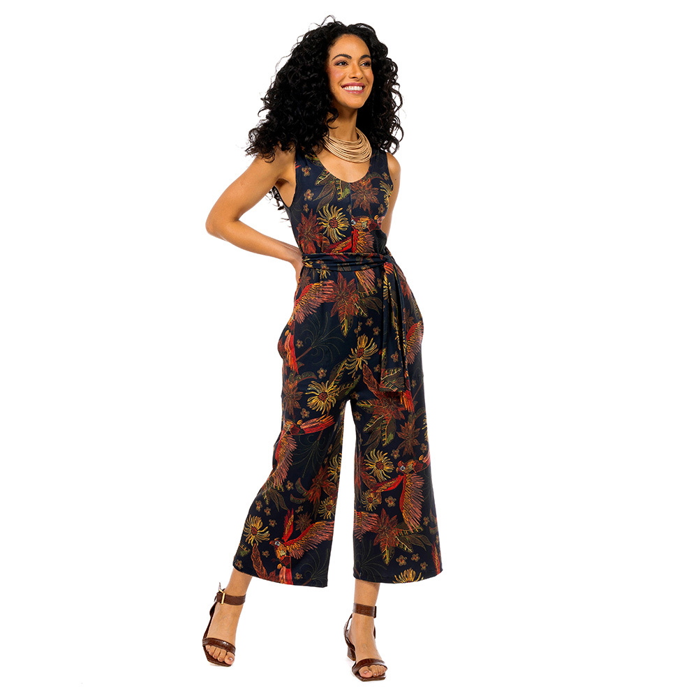 Macacão Bambú Arara Flor Bordado Off