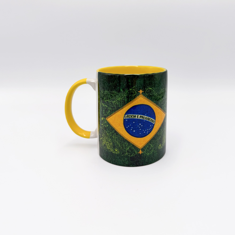 Caneca Bandeira Brasil Bordado Amarela