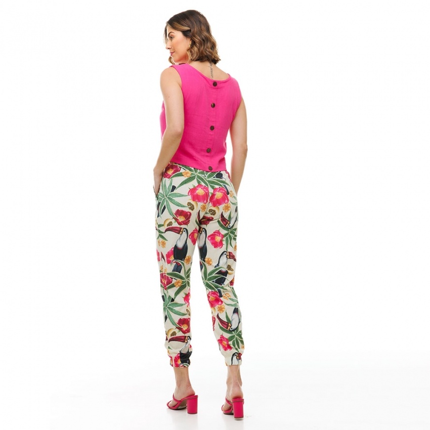 Calça Jogger com Bolso Tucano com Maracujá e Flores Pink