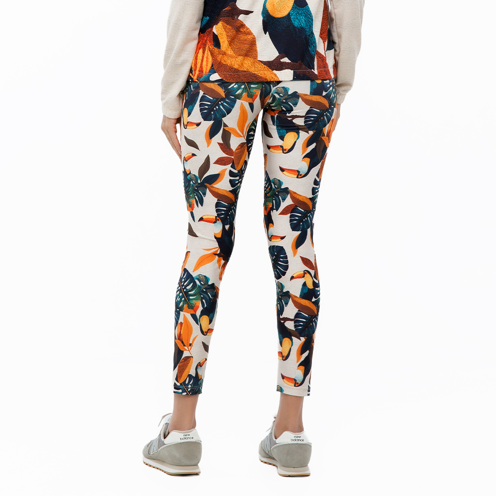 Calça Feminina Moletinho Semi Ampla Estampada Tucanos Tela Bordada