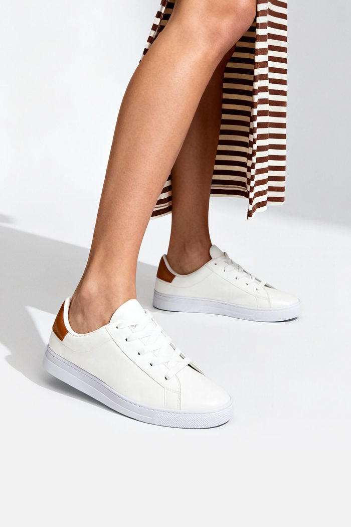 Tênis Clássico de Amarrar Branco