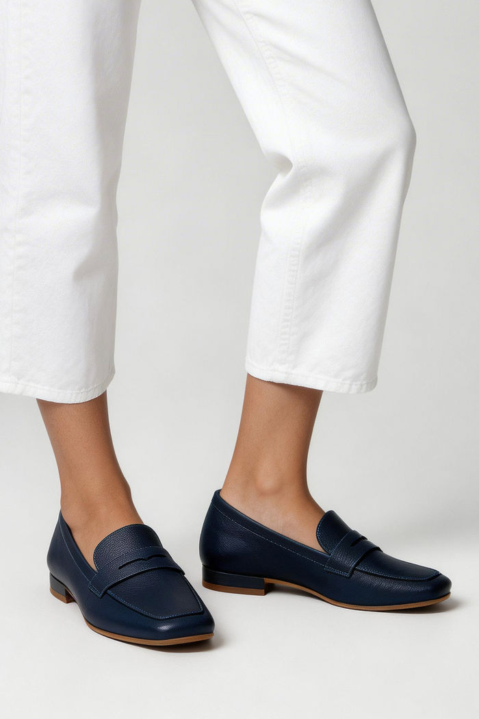 Mocassim Elegante em Couro Marinho