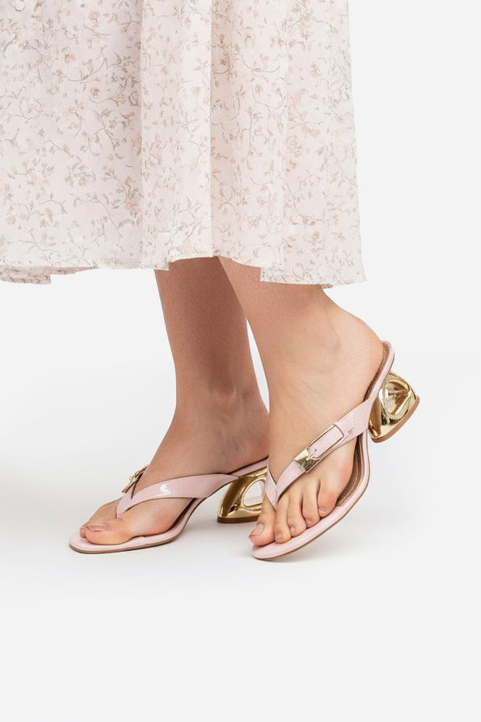 Mule Verniz com Salto Cromado Rose