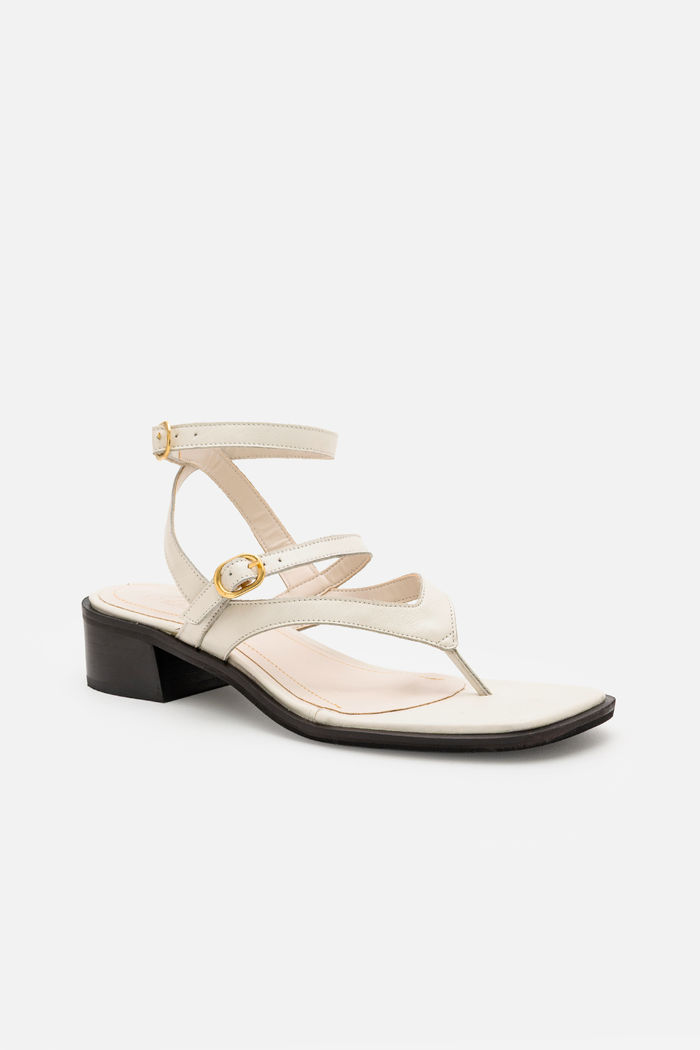 Sandália de Dedo com Tornozeleira em Couro Off White