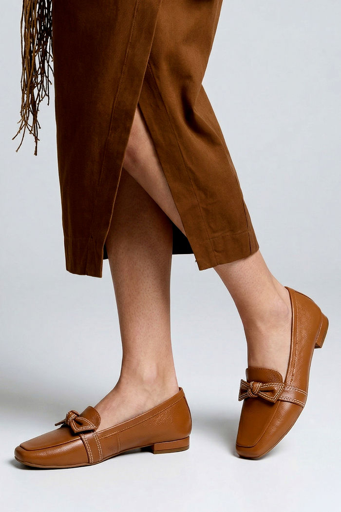 Mocassim em Couro com Lacinho Delicado Caramelo