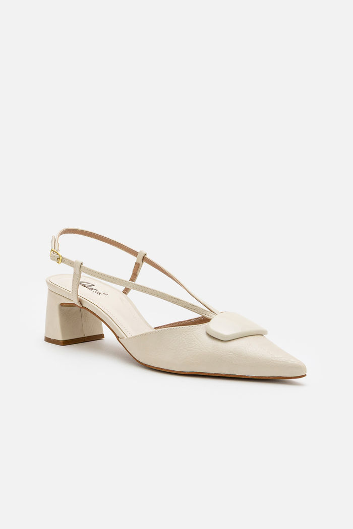 Chanel Com Salto Bloco e Enfeite Off White