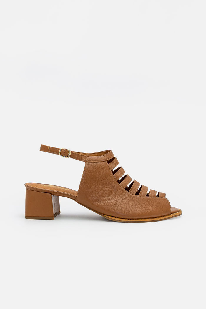 Sandália em Couro com Tiras e Salto Bloco Caramelo